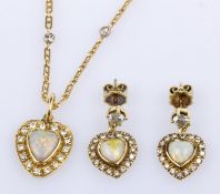 Opal-Diamant-Anhänger an Kette und 1 Paar -Ohrgehänge Gelbgold 750 und 585. Herzform ausgefasst mit 