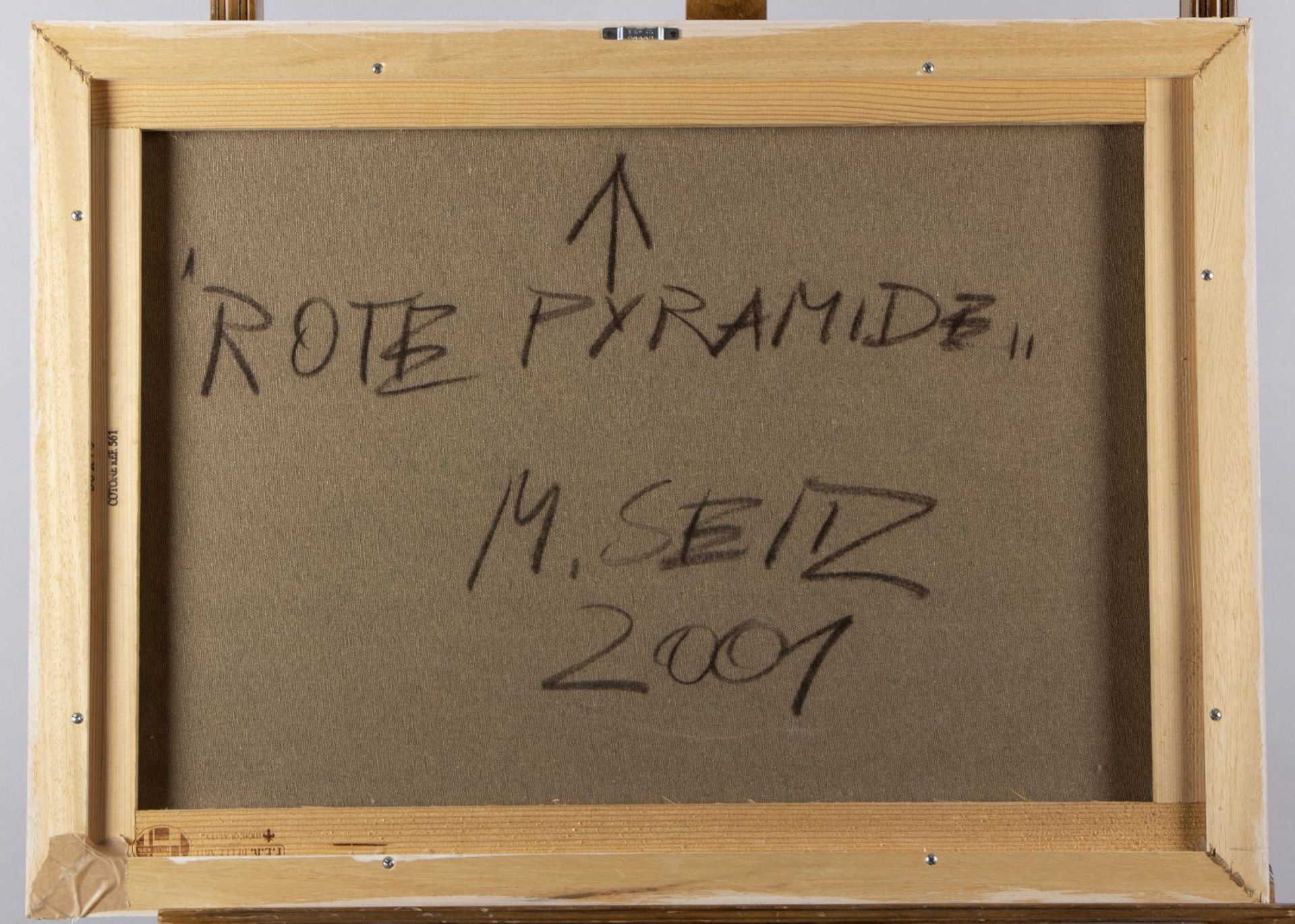 Seitz, Maximilian. 1937 Trostberg - München 2021 Rote Pyramide. Acryl/Lwd. Sign. und dat. 2001. 50 x - Bild 2 aus 2