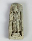 Relief Stein. Dargestellt ist eine weibliche Figur in einem togaartigem Gewand in stehender Haltung.