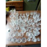 A quantity of miscellaneous glassware (qty)