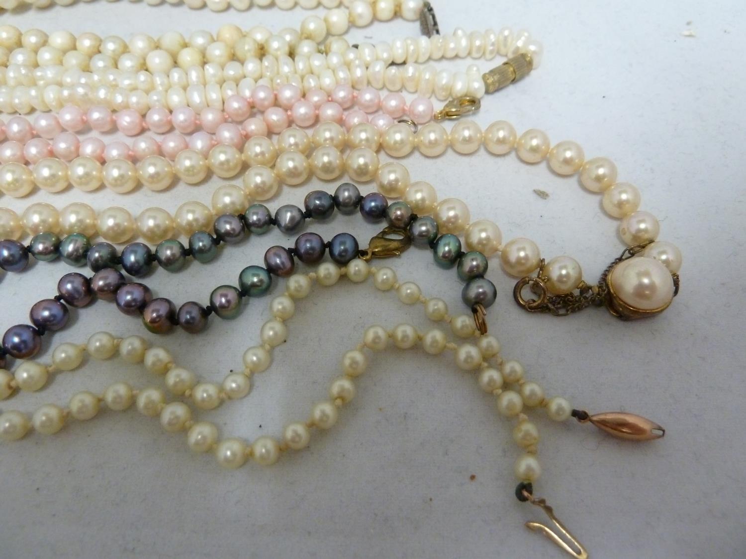 WITHDRAWN - Various pearl necklaces - including a freshwater necklet of small sized pearls - Image 3 of 5