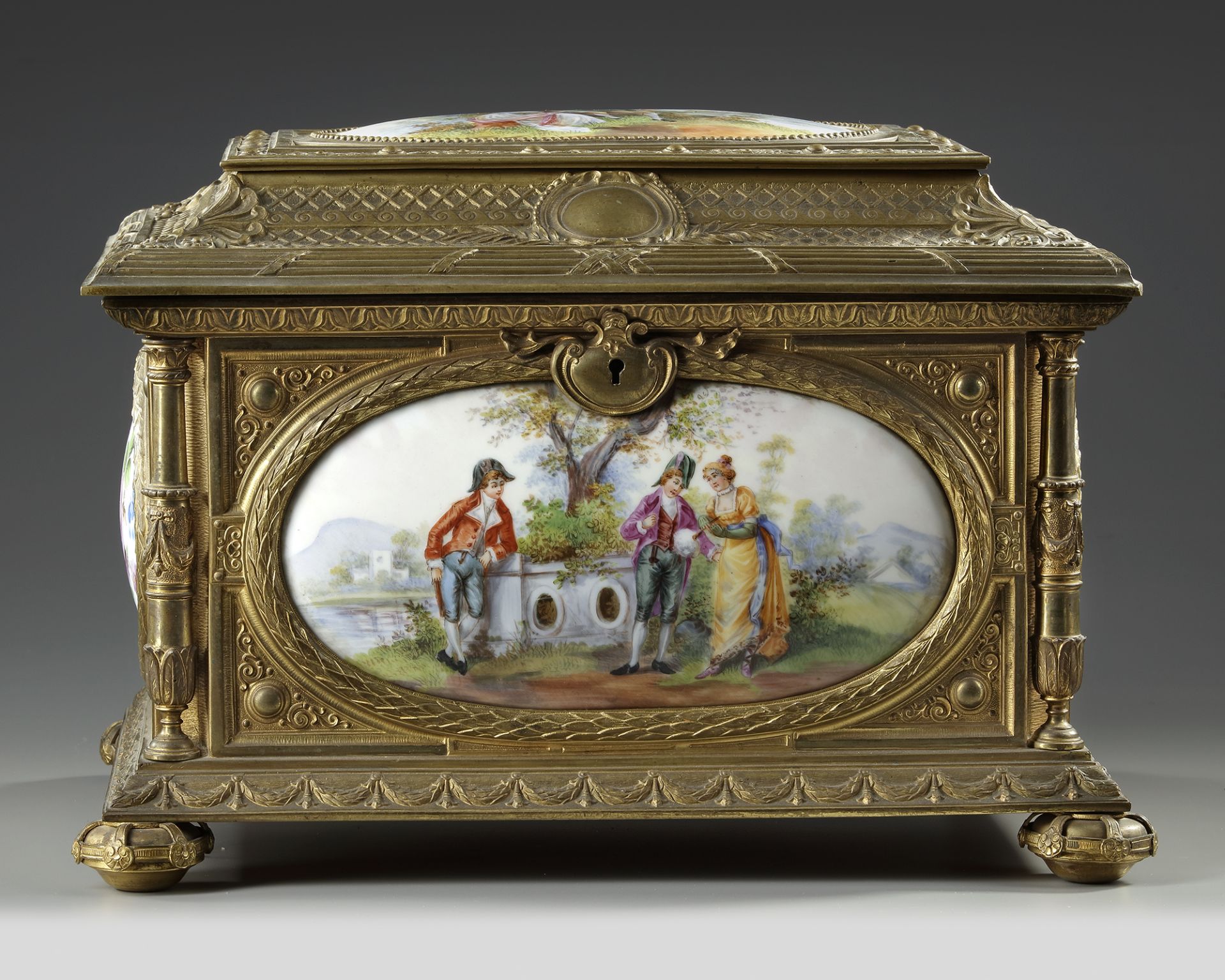 A LARGE JEWELRY BOX, SEVRES PORCELAIN, 19TH CENTURY - Image 4 of 5