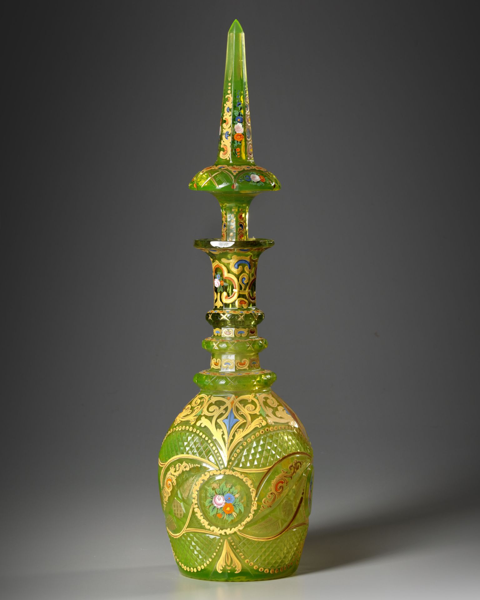 A BOHEMAIN CRYSTAL BALUSTER CARAFE, LATE 19TH CENTURY