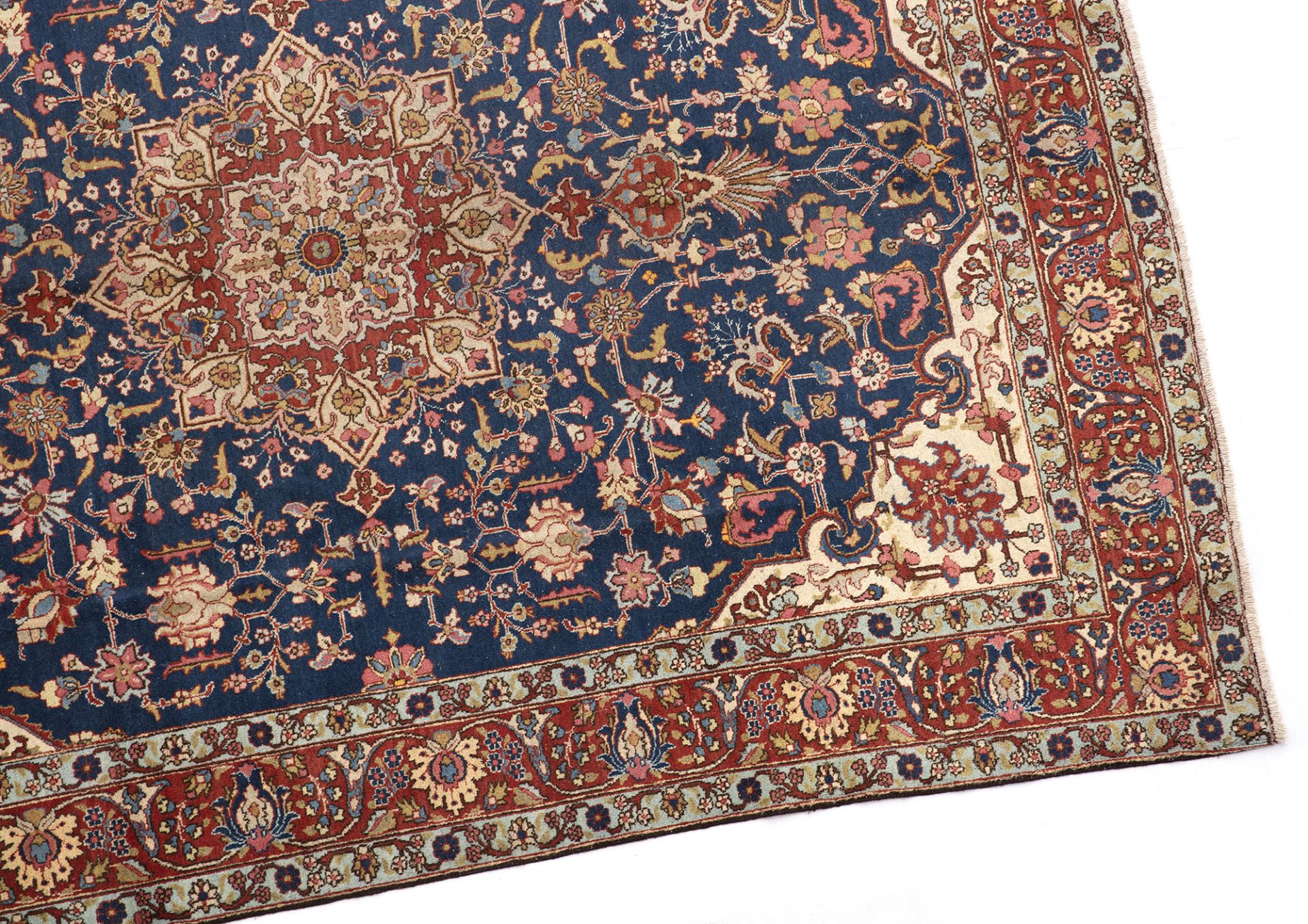 A TABRIZ CARPET, 1920-1930 - Image 4 of 7