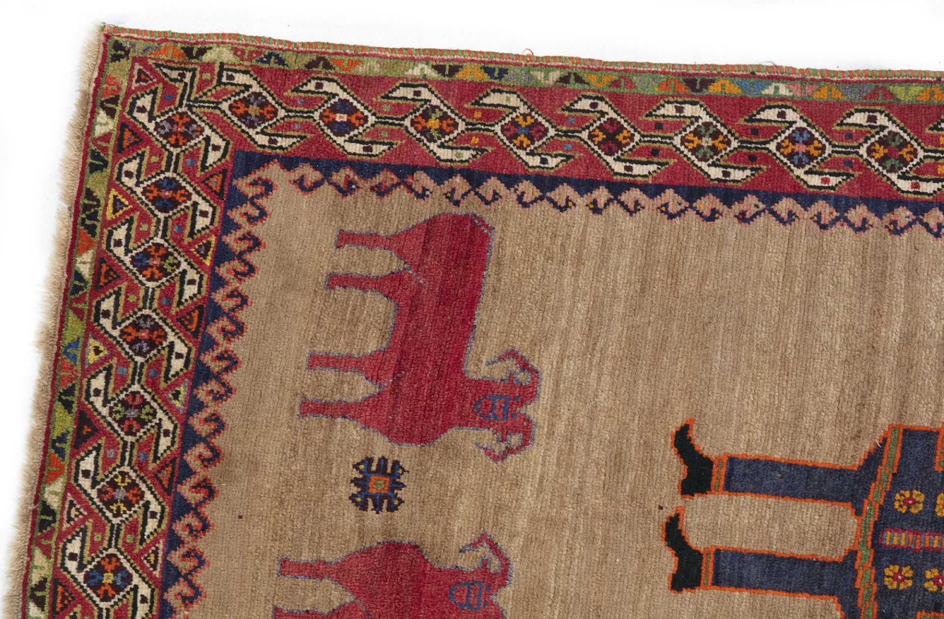 A GABBEH CARPET, 1920-1930 - Image 2 of 7