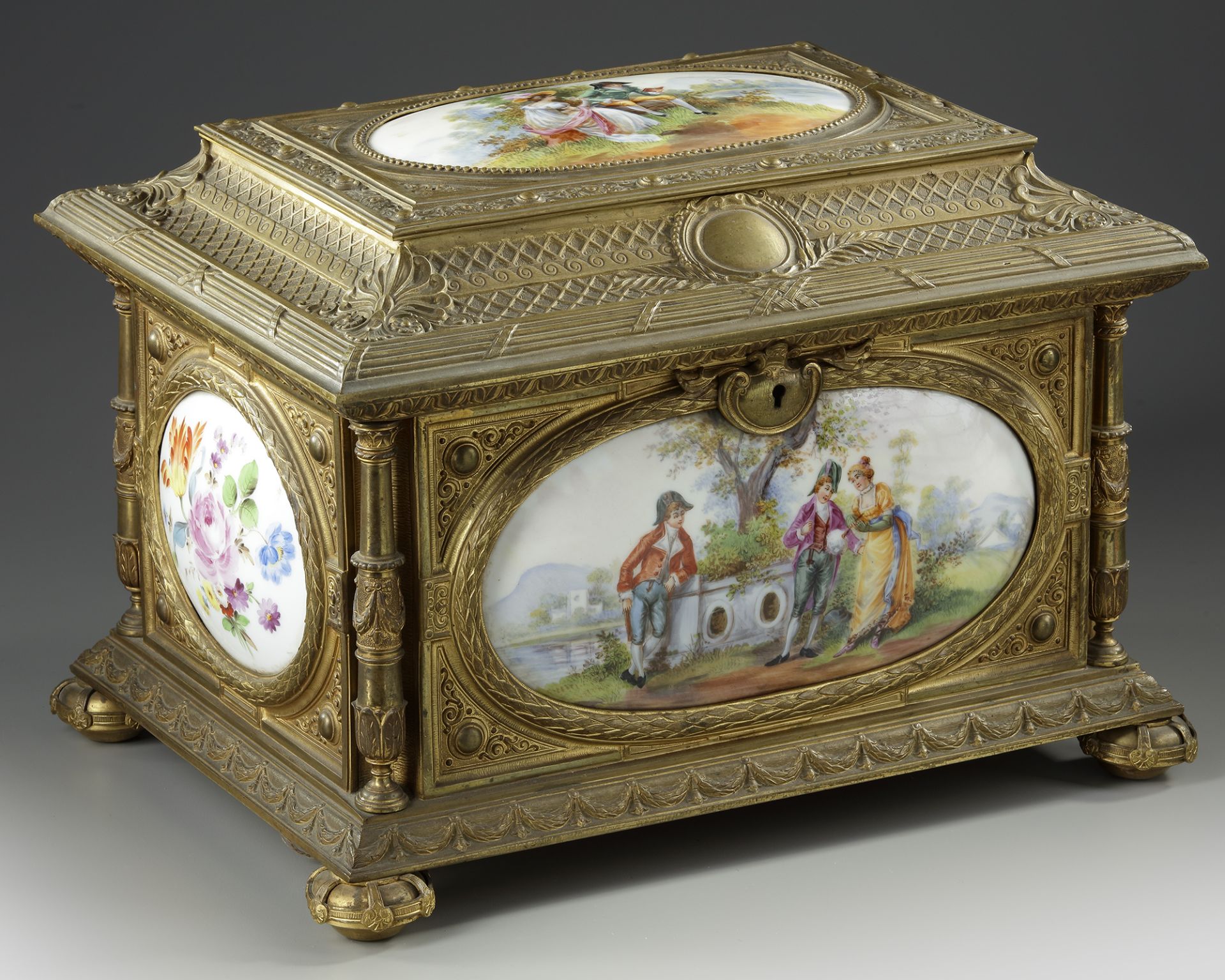 A LARGE JEWELRY BOX, SEVRES PORCELAIN, 19TH CENTURY - Image 3 of 5