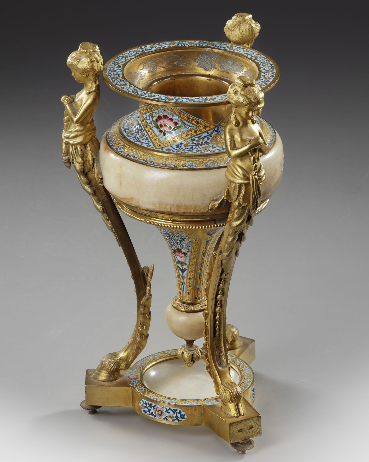 A BRONZE STANDING CUP, 19TH CENTURY - Image 3 of 3