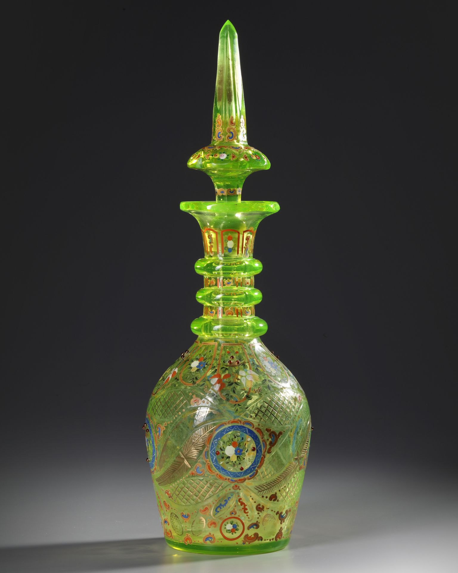 A BOHEMAIN CRYSTAL BALUSTER CARAFE, LATE 19TH CENTURY