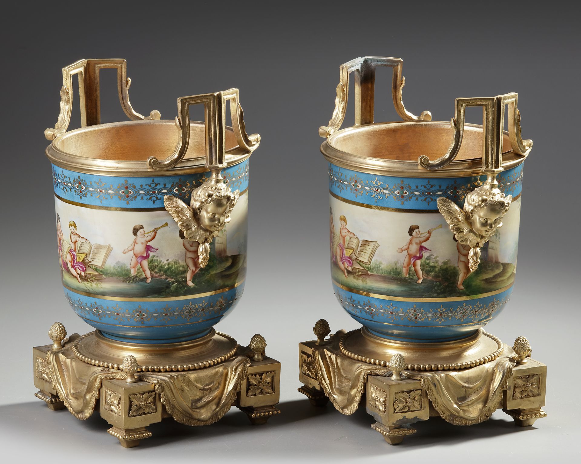 A PAIR OF BLUE VASES, 20TH CENTURY - Image 3 of 3