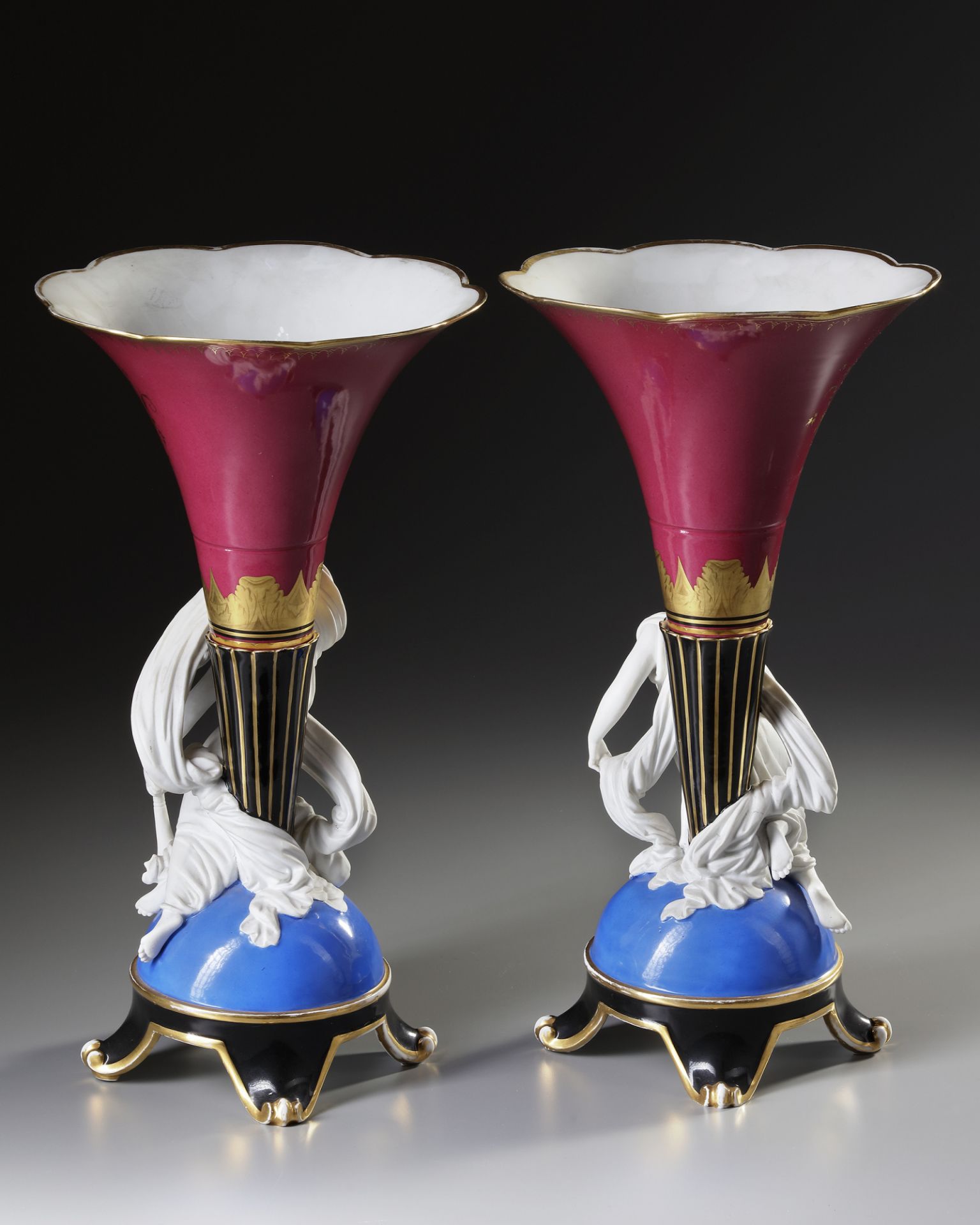 A PAIR OF FRENCH PORCELAIN AND BISCUIT VASES, 19TH CENTURY - Bild 3 aus 3