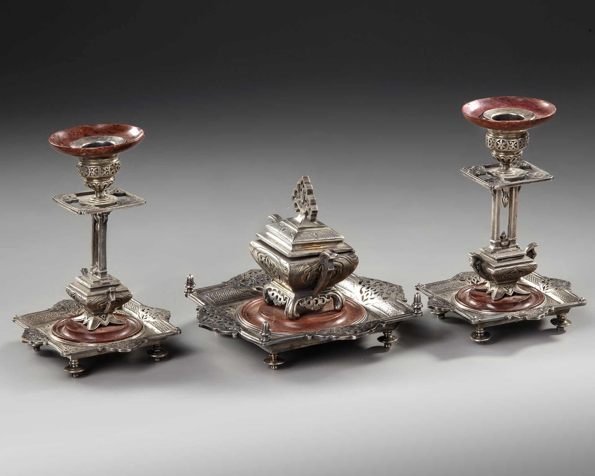 AN ORIENTAL INKWELL SET, 19TH CENTURY - Image 2 of 4