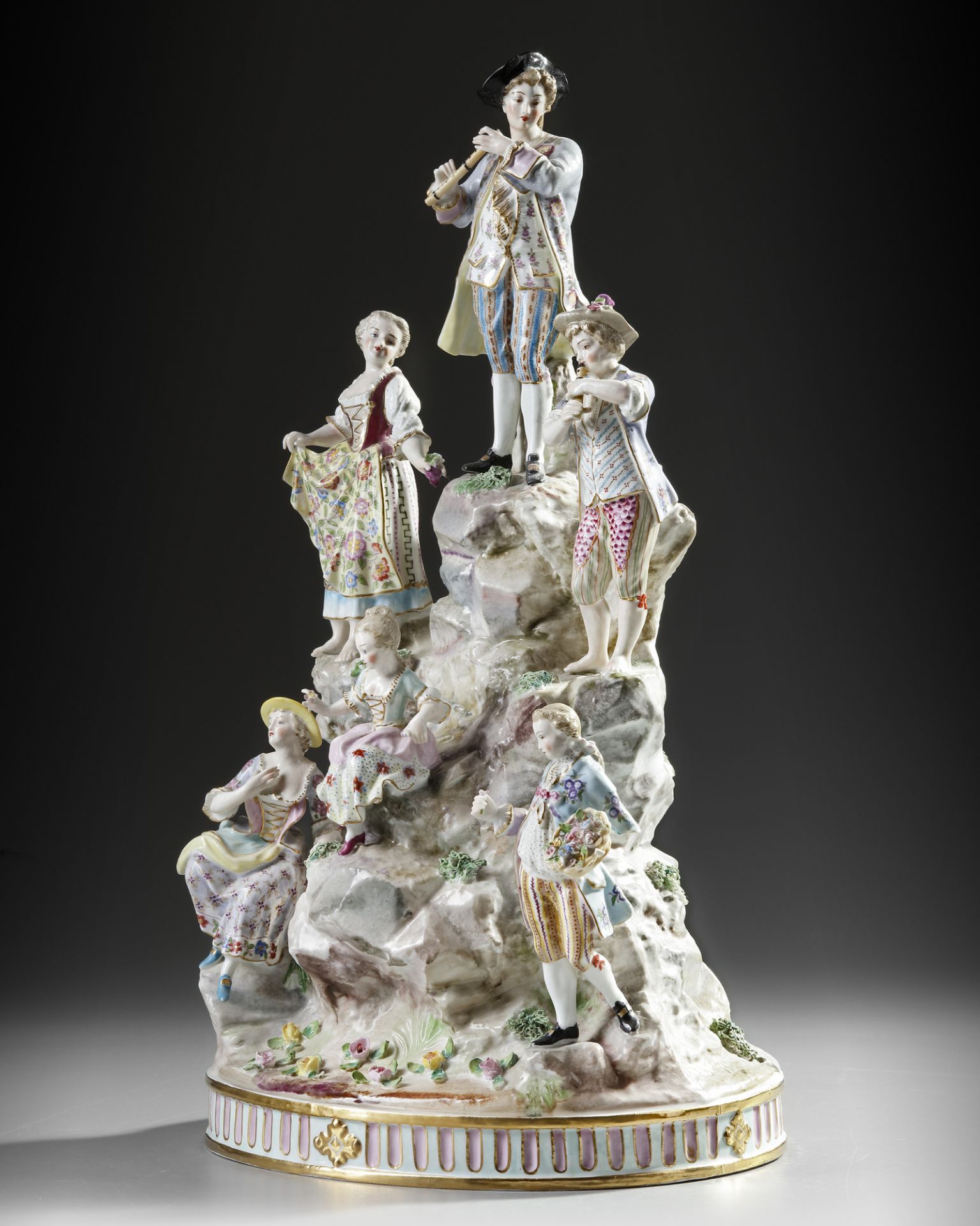 A PORCELAIN GROUP OF FIGURES, 19TH CENTURY - Image 4 of 6