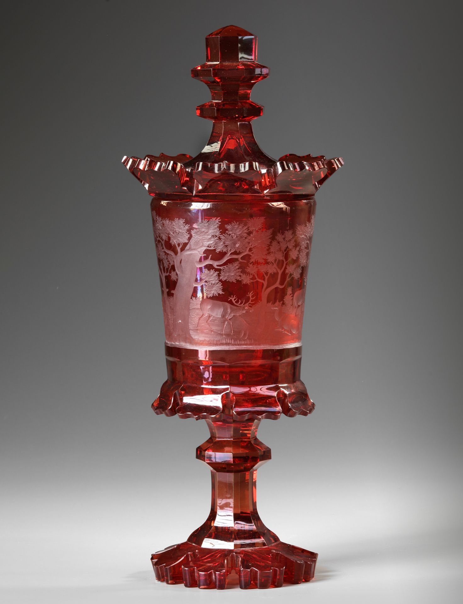 A BOHEMIAN RED GLASS GOBLET, LATE 19TH CENTURY - Image 2 of 3