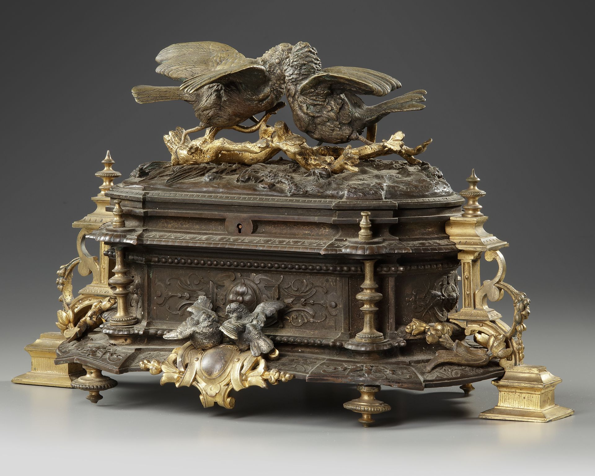 A FRENCH BRONZE AND METAL BOX, 19TH CENTURY - Image 3 of 4