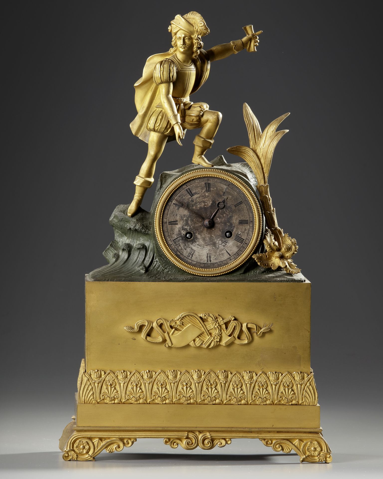 A MANTEL CLOCK, EARLY 19TH CENTURY