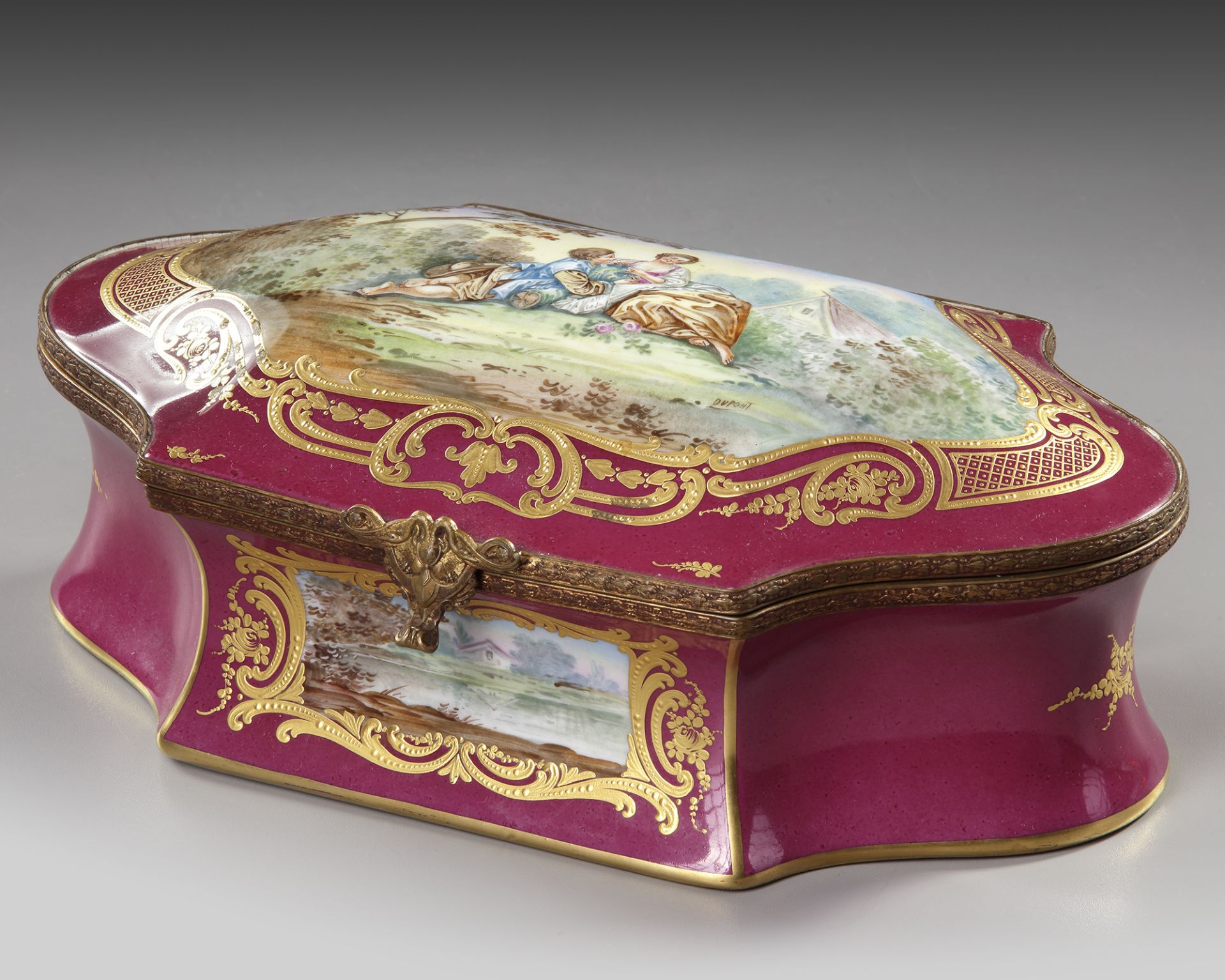 A PINK SEVRES JEWELRY BOX, LATE 19TH CENTURY - Image 3 of 5