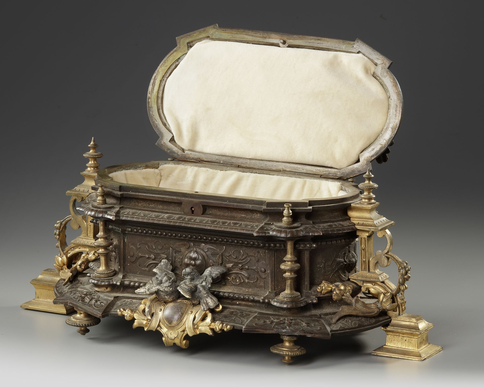 A FRENCH BRONZE AND METAL BOX, 19TH CENTURY - Image 2 of 4