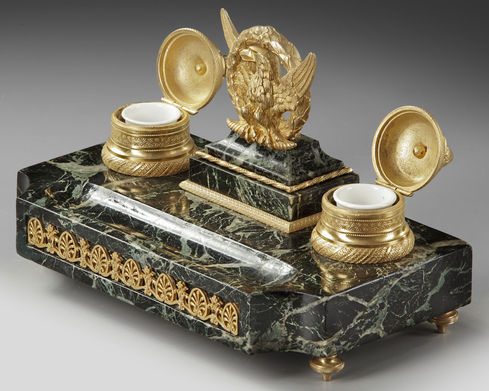 A FRENCH 'EMPIRE STYLE' INKWELL SET, LATE 19TH CENTURY - Bild 3 aus 3