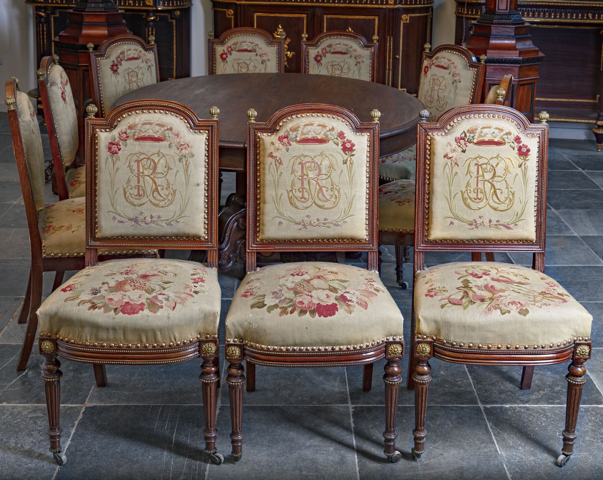 A FRENCH MAHOGANY DINING ROOM SET, 19TH CENTURY - Image 2 of 8