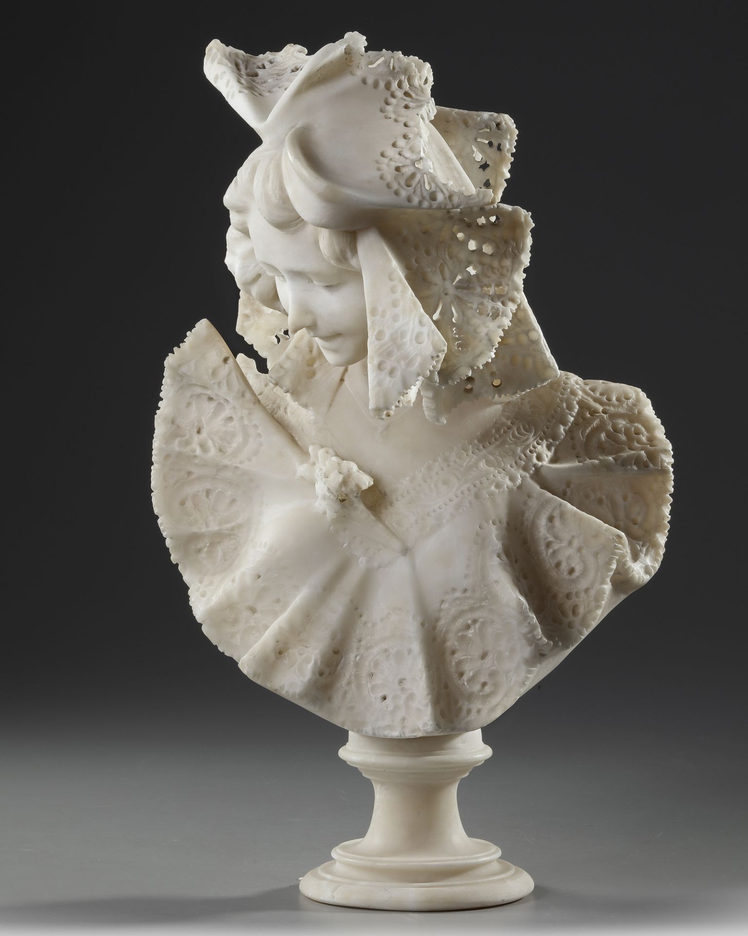 AN ALABASTER BUSTE, LATE 19TH CENTURY - Image 2 of 5