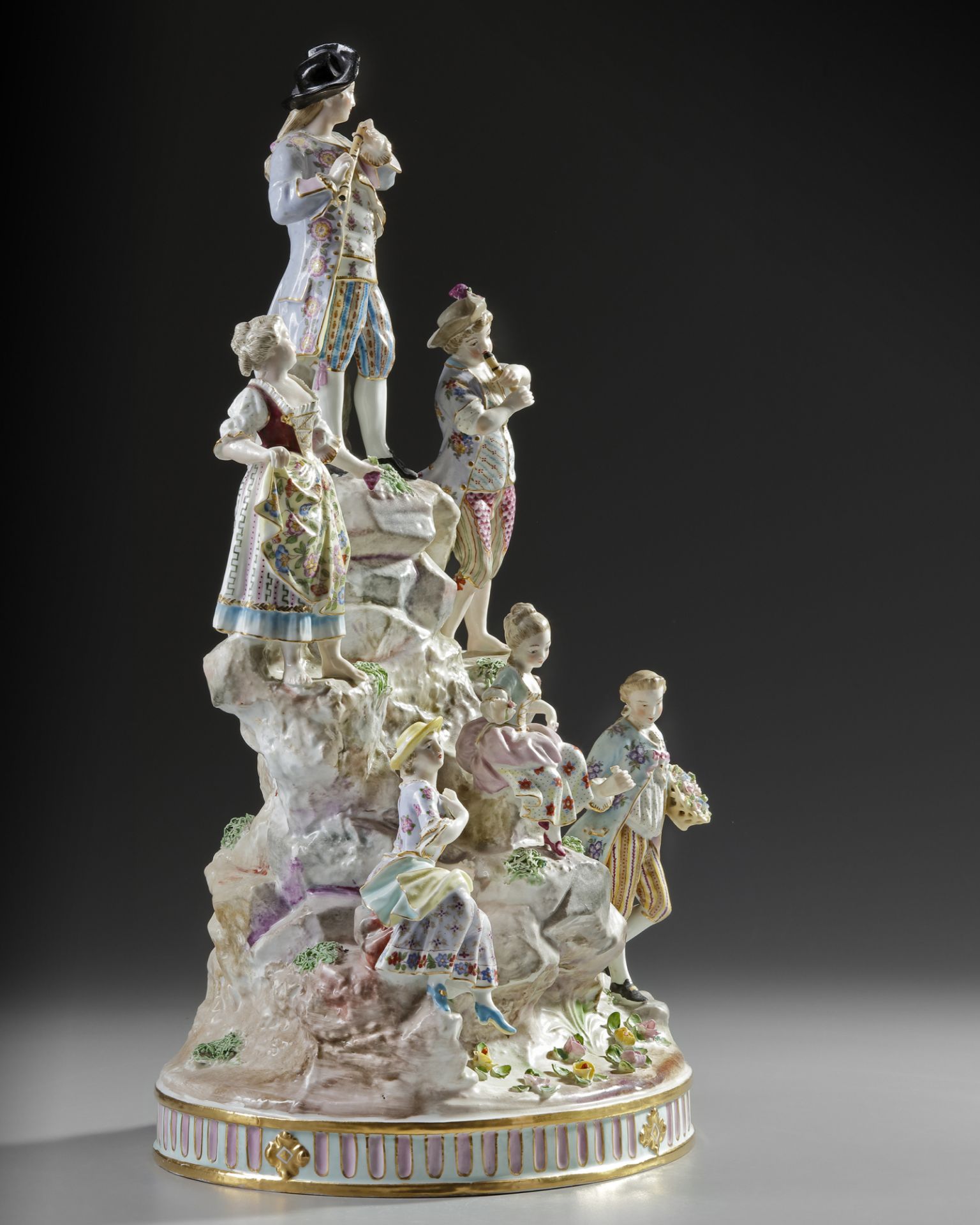 A PORCELAIN GROUP OF FIGURES, 19TH CENTURY - Image 6 of 6