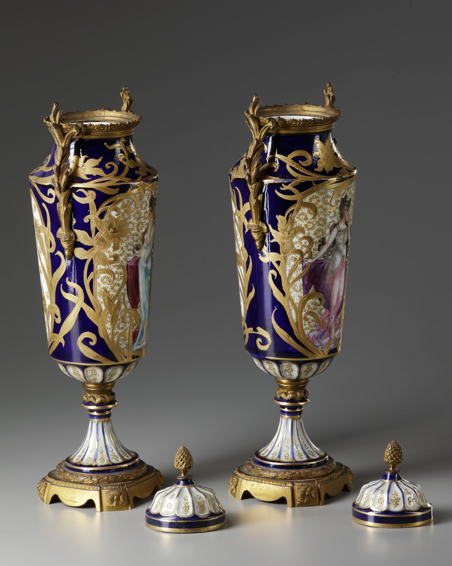 A PAIR OF ART NOUVEAU STYLE VASES, LATE 19TH CENTURY - Image 4 of 4