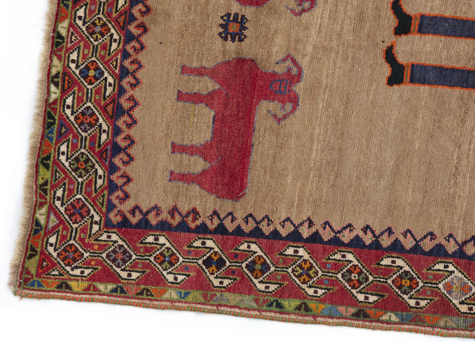 A GABBEH CARPET, 1920-1930 - Image 6 of 7