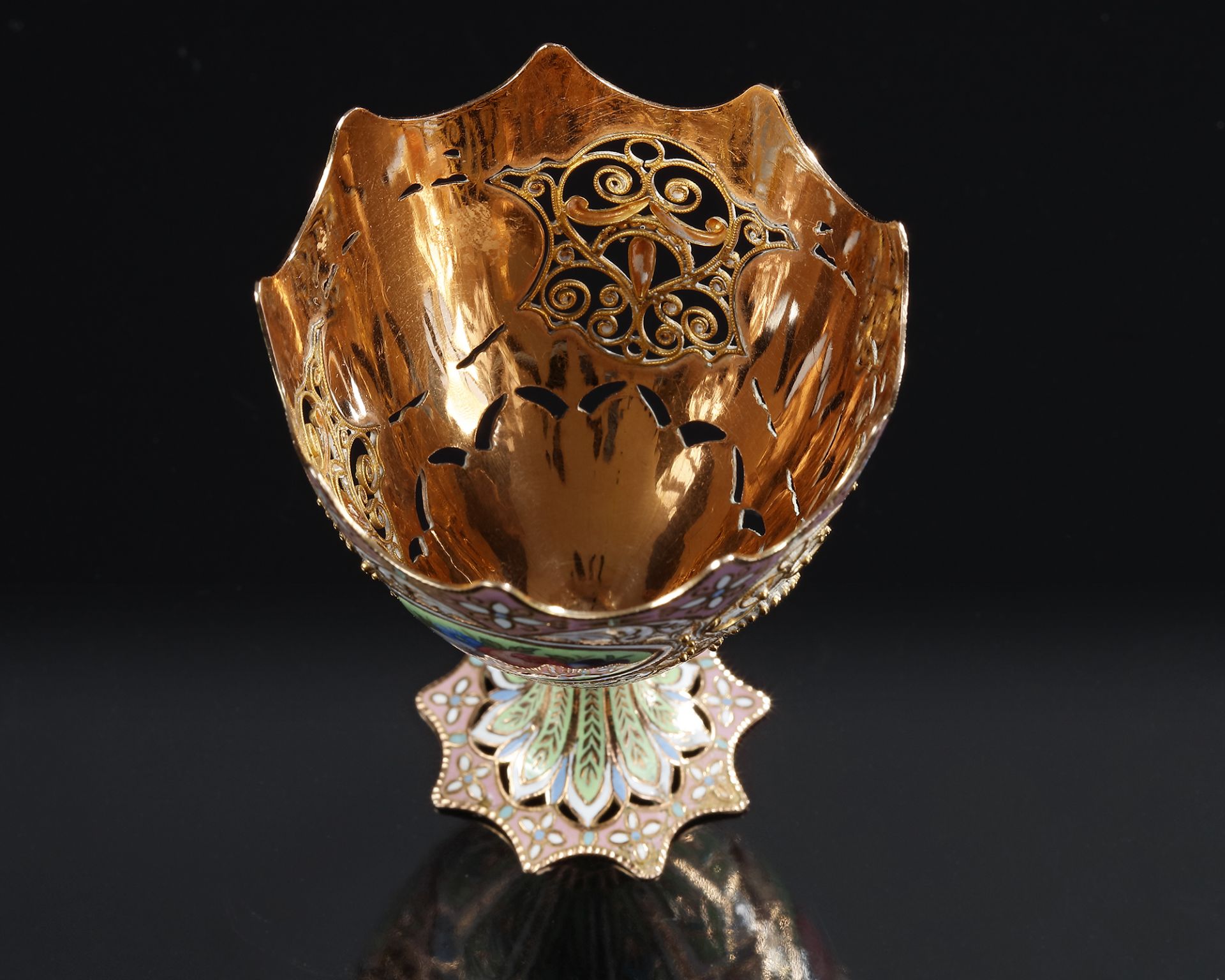 A SWISS GOLD AND ENAMEL ZARF, GENEVA, 19TH CENTURY - Image 2 of 5