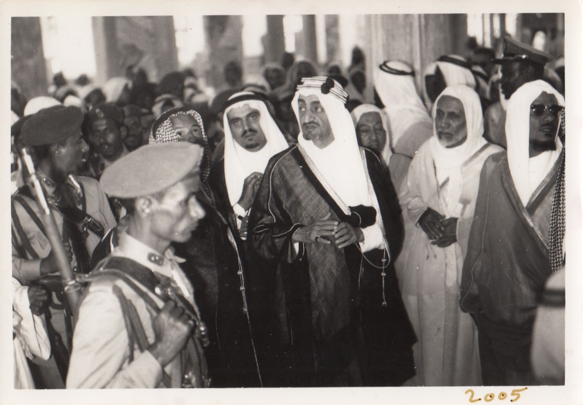A COLLECTION OF PHOTOGRAPHS OF HIS MAJESTY KING FAISAL BIN ABDUL AZIZ VISITING THE GRAND MOSQUES OF - Image 17 of 24