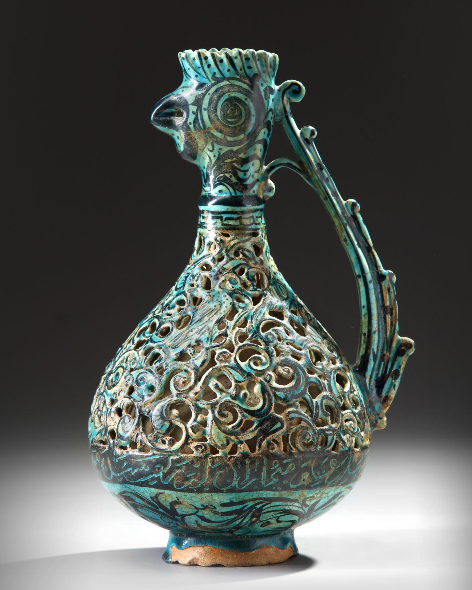 A RARE FRITWARE OPENWORK DECORATED RETICULATED EWER WITH ROOSTER HEAD, PERSIA, 13TH CENTURY - Image 5 of 16
