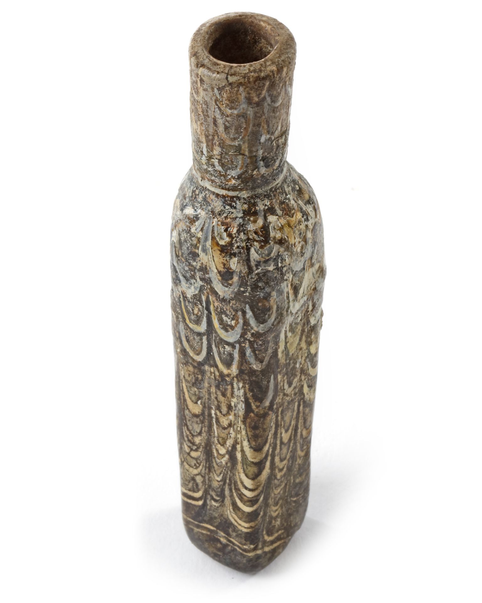 AN EARLY ISLAMIC GLASS BOTTLE EGYPT OR SYRIA, 7TH-8TH CENTURY - Image 3 of 5