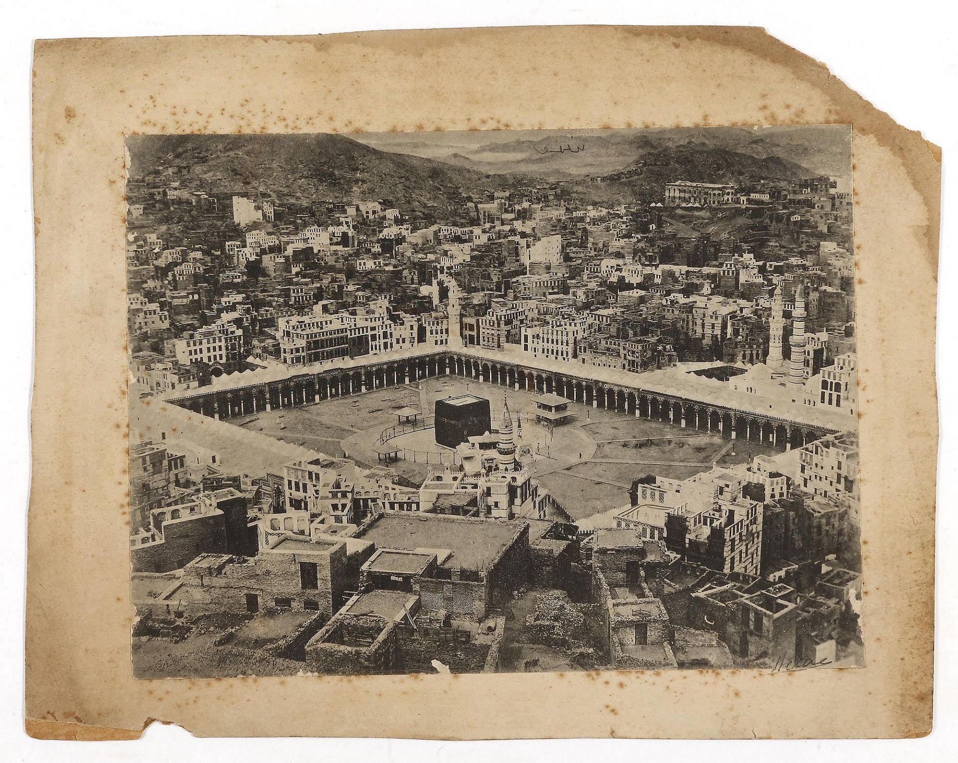 A MAGNIFICENT GROUP OF ORIGINAL PHOTOGRAPHS OF THE GREAT MOSQUE OF MECCA AND OTHERS, BETWEEN 1882-1 - Image 3 of 6