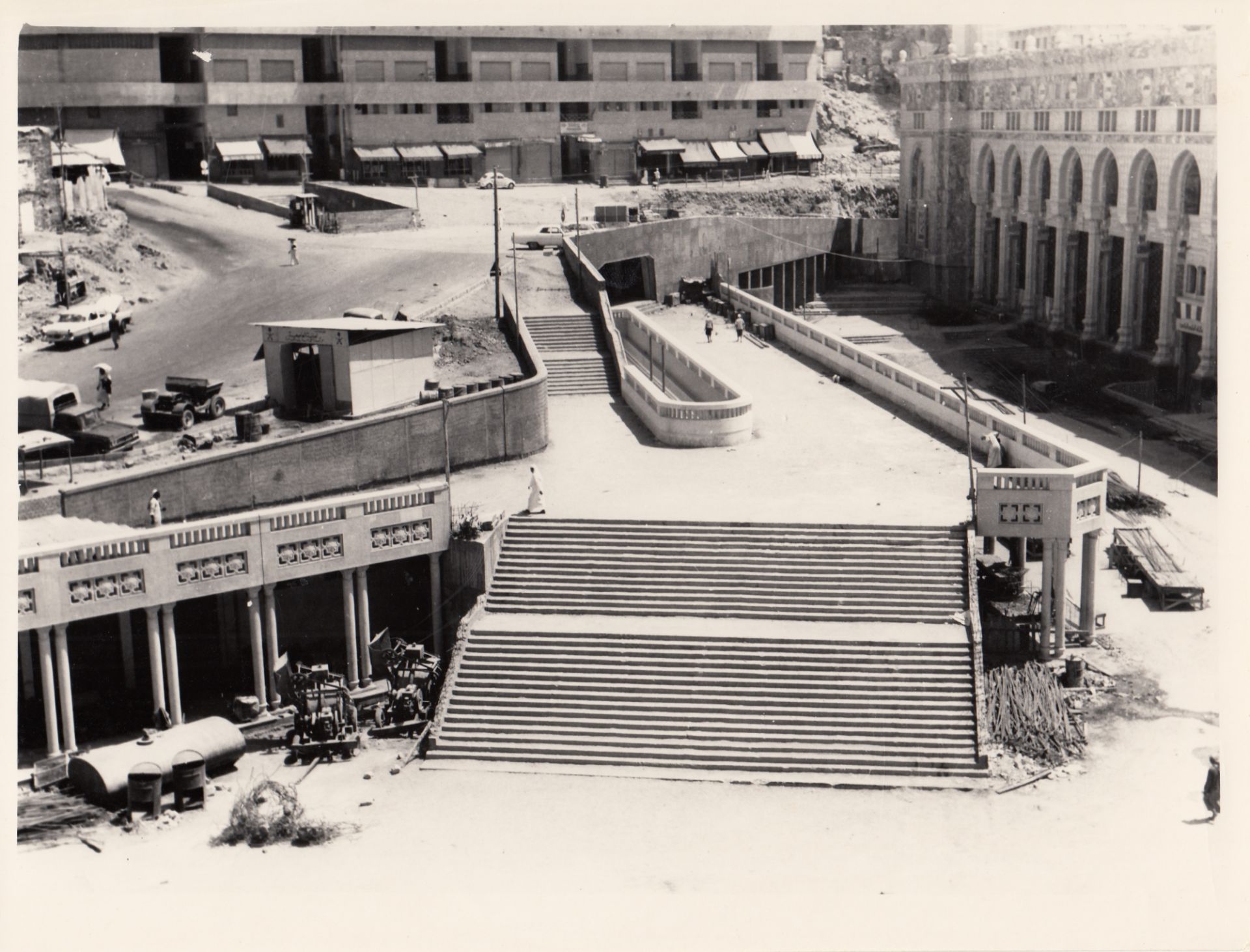 FOURTEEN RARE PHOTOGRAPHS OF THE FIRST EXPANSION OF THE MASJID AL-HARAM DURING KING SAUD BIN ABDULAZ - Image 11 of 16