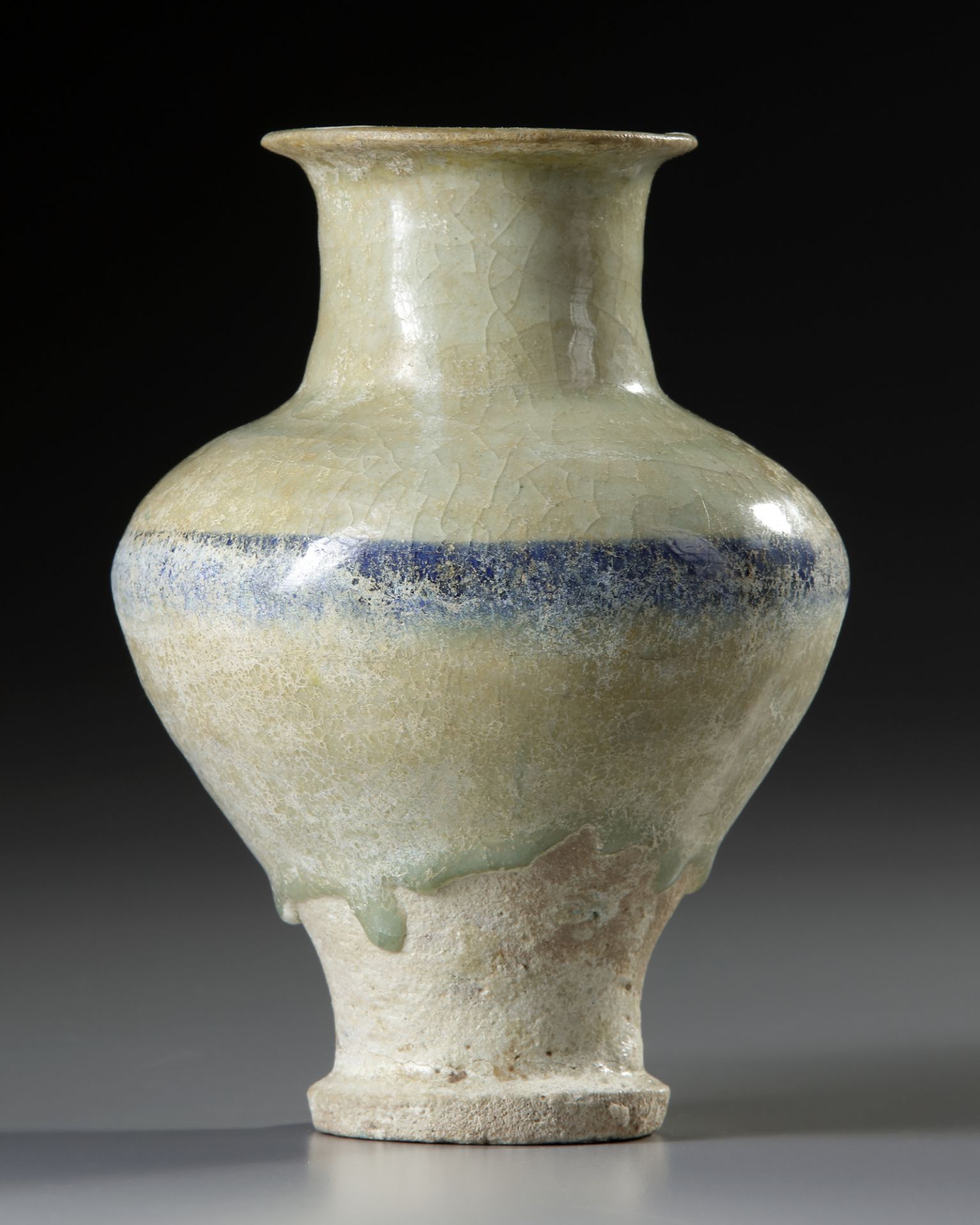 A RAQQA BLUE AND WHITE POTTERY JAR, SYRIA, 13TH CENTURY - Image 2 of 7
