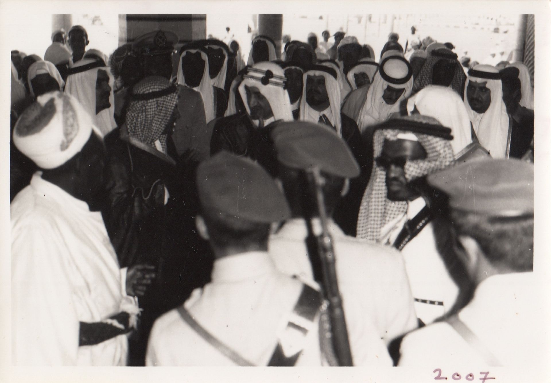 A COLLECTION OF PHOTOGRAPHS OF HIS MAJESTY KING FAISAL BIN ABDUL AZIZ VISITING THE GRAND MOSQUES OF - Image 19 of 24