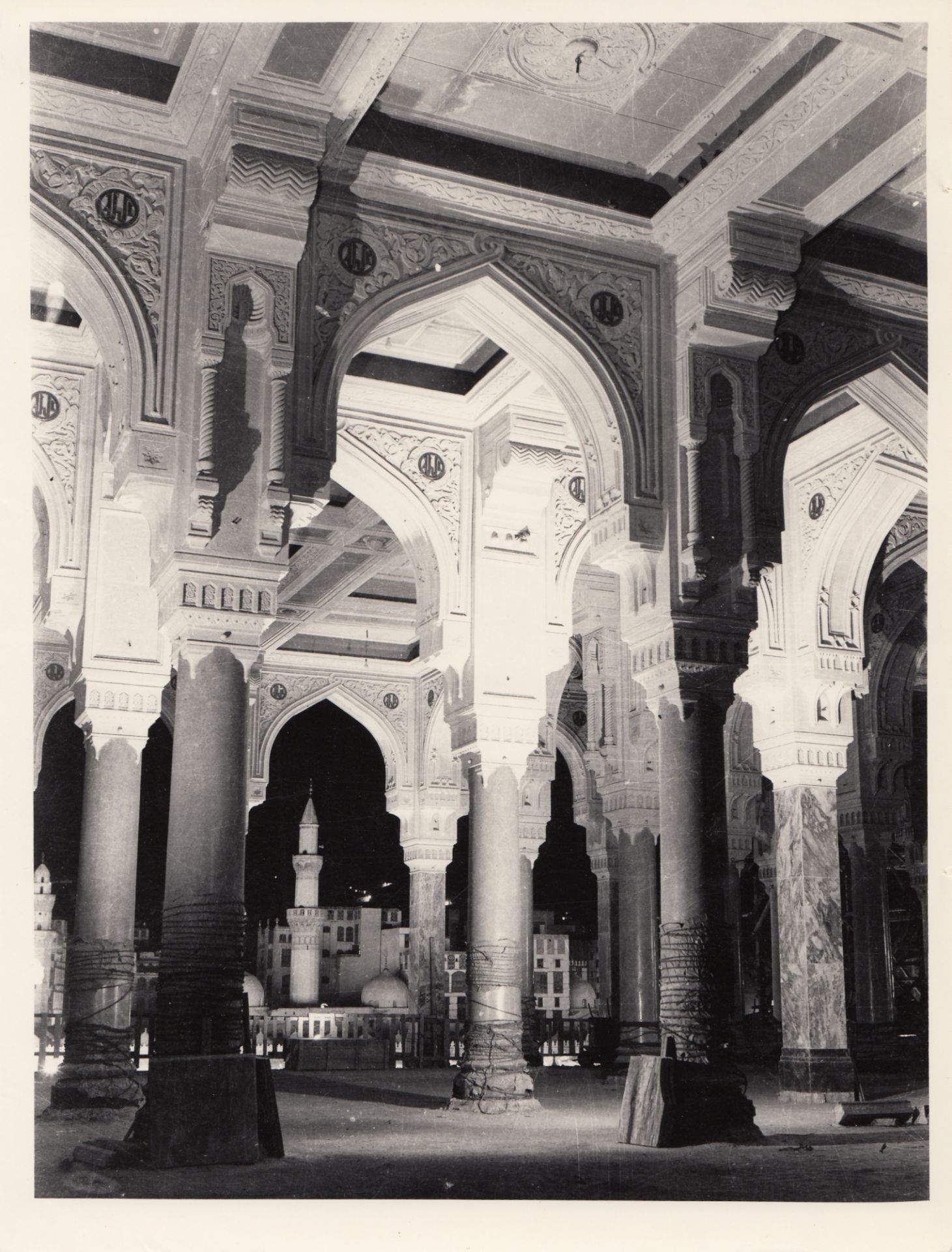 FOURTEEN RARE PHOTOGRAPHS OF THE FIRST EXPANSION OF THE MASJID AL-HARAM DURING KING SAUD BIN ABDULAZ - Image 12 of 16