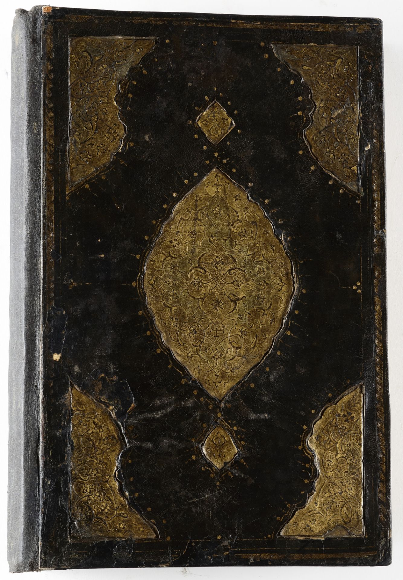 A LARGE ILLUMINATED QURAN, COPIED BY ABDULLAH AL-HUSAYNI, PERSIA, SAFAVID, SHIRAZ, 16TH CENTURY - Image 8 of 21