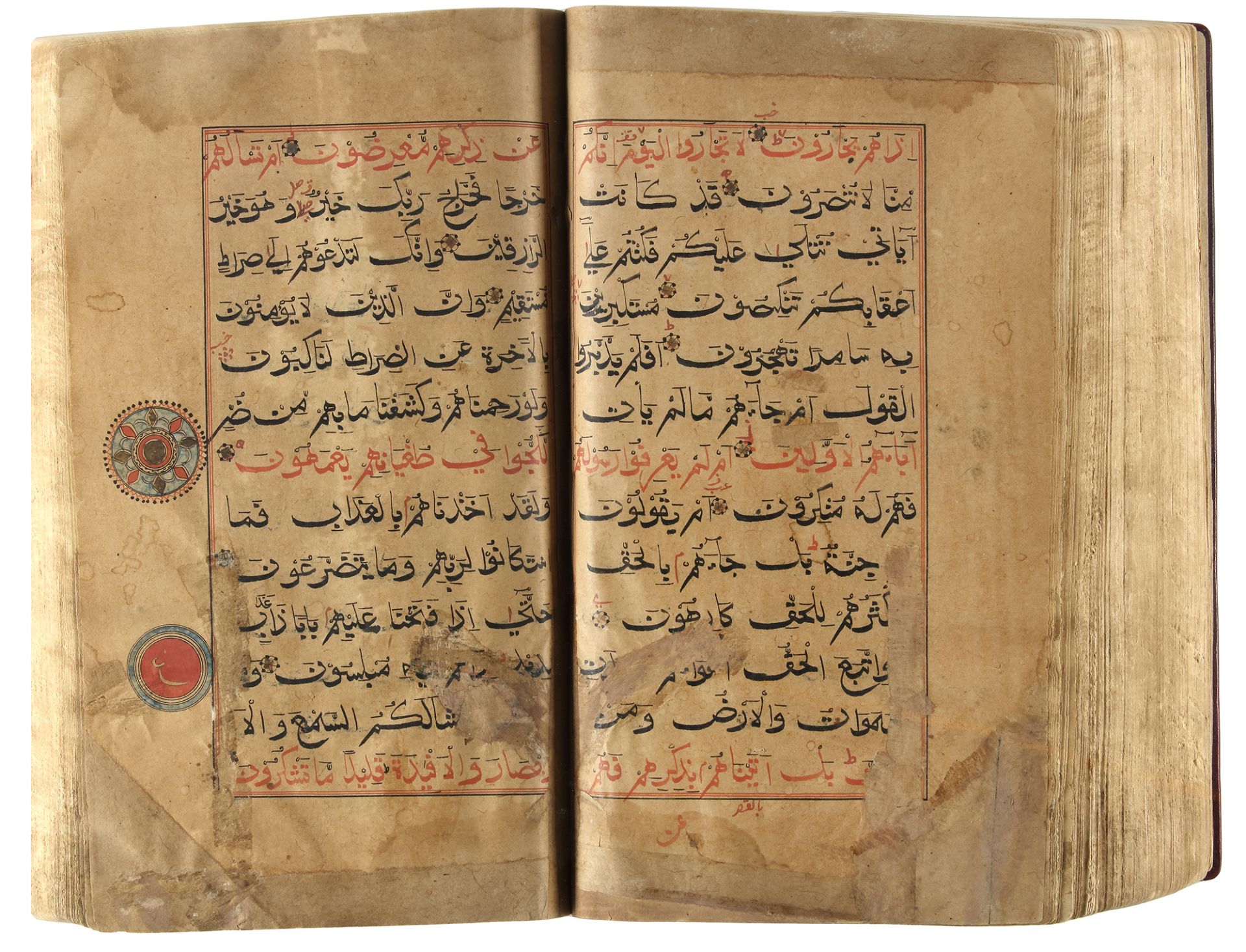 A LARGE ILLUMINATED QURAN, SULTANATE INDIA, LATE 15TH EARLY-16TH CENTURY - Image 4 of 10