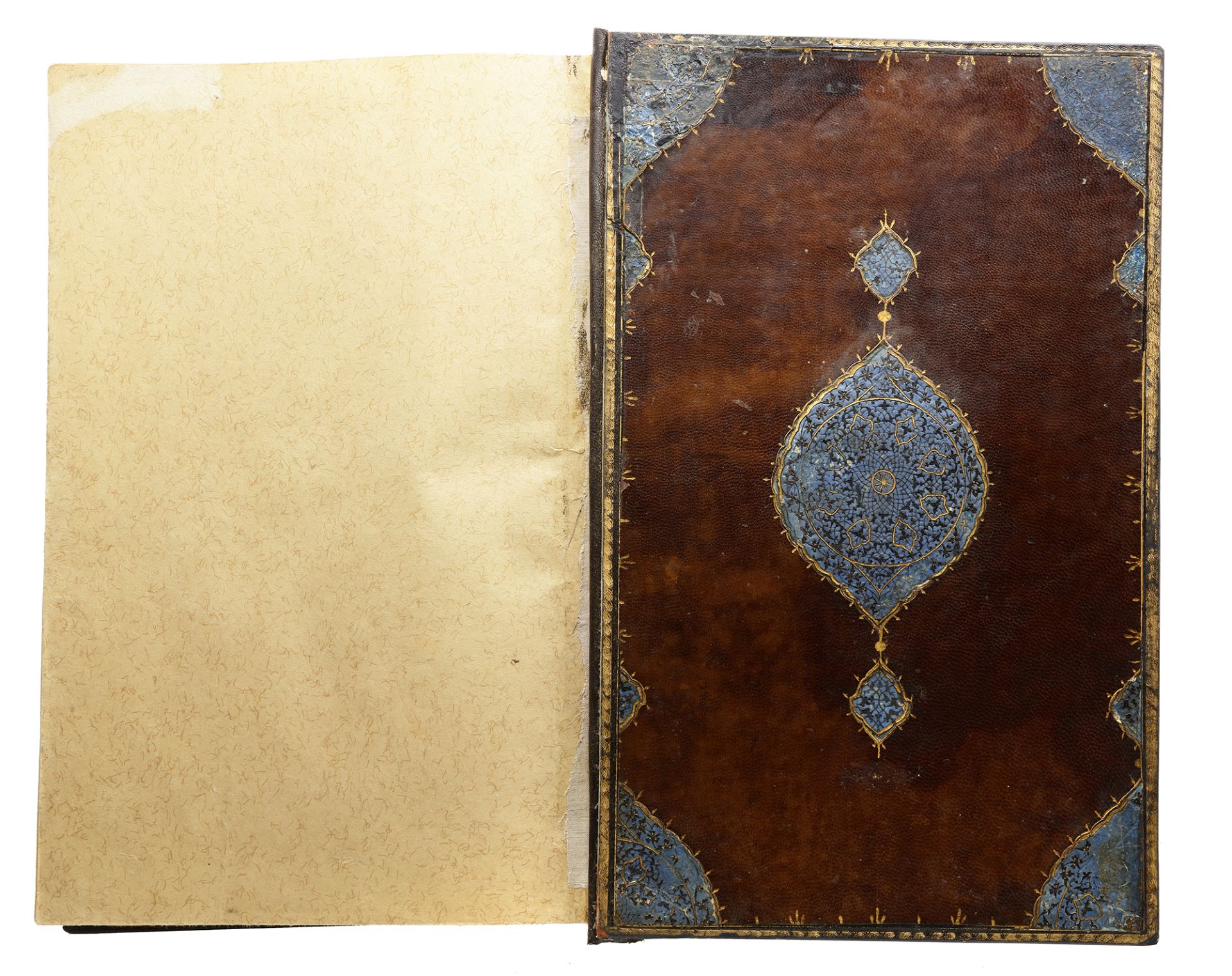 A LARGE ILLUMINATED QURAN, COPIED BY ABDULLAH AL-HUSAYNI, PERSIA, SAFAVID, SHIRAZ, 16TH CENTURY - Image 5 of 21