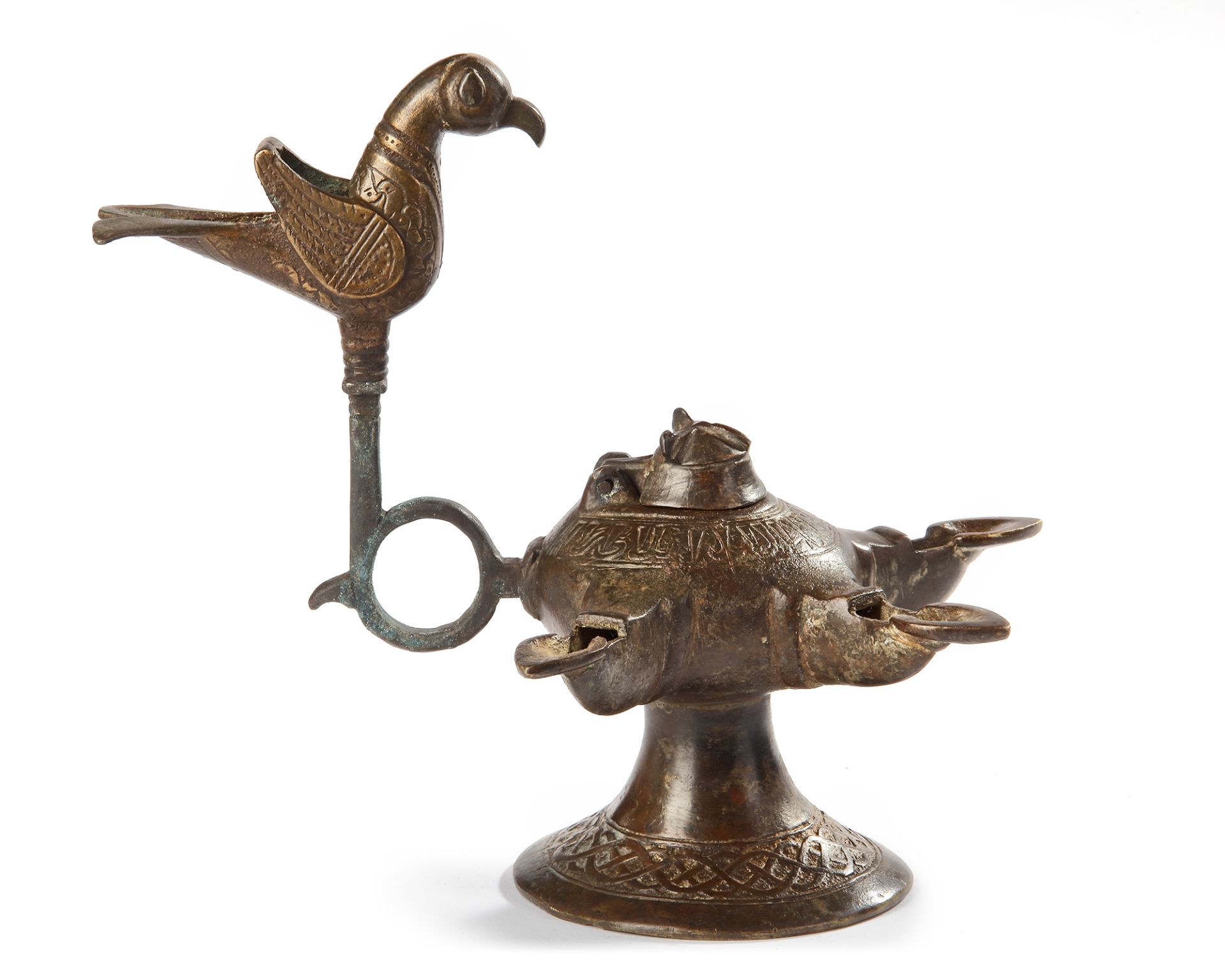 AN UMAYYAD INSCRIBED BRONZE OIL LAMP, POSSIBLY ANDALUSIA, 12TH-13TH CENTURY - Image 2 of 8