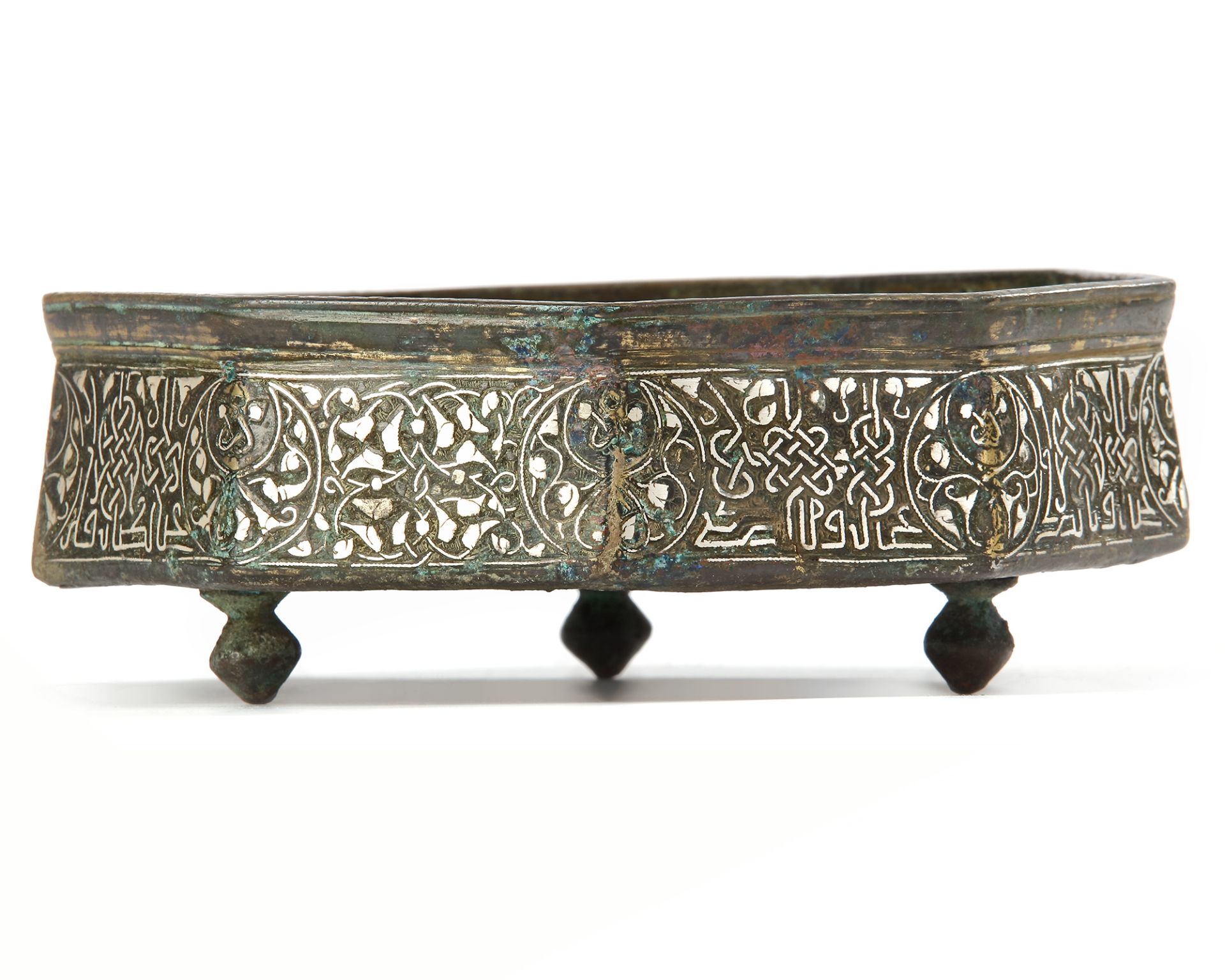 A POLYGANOL BRONZE SILVER INLAID BOWL, KHORASAN, 12TH-13TH CENTURY - Image 4 of 8