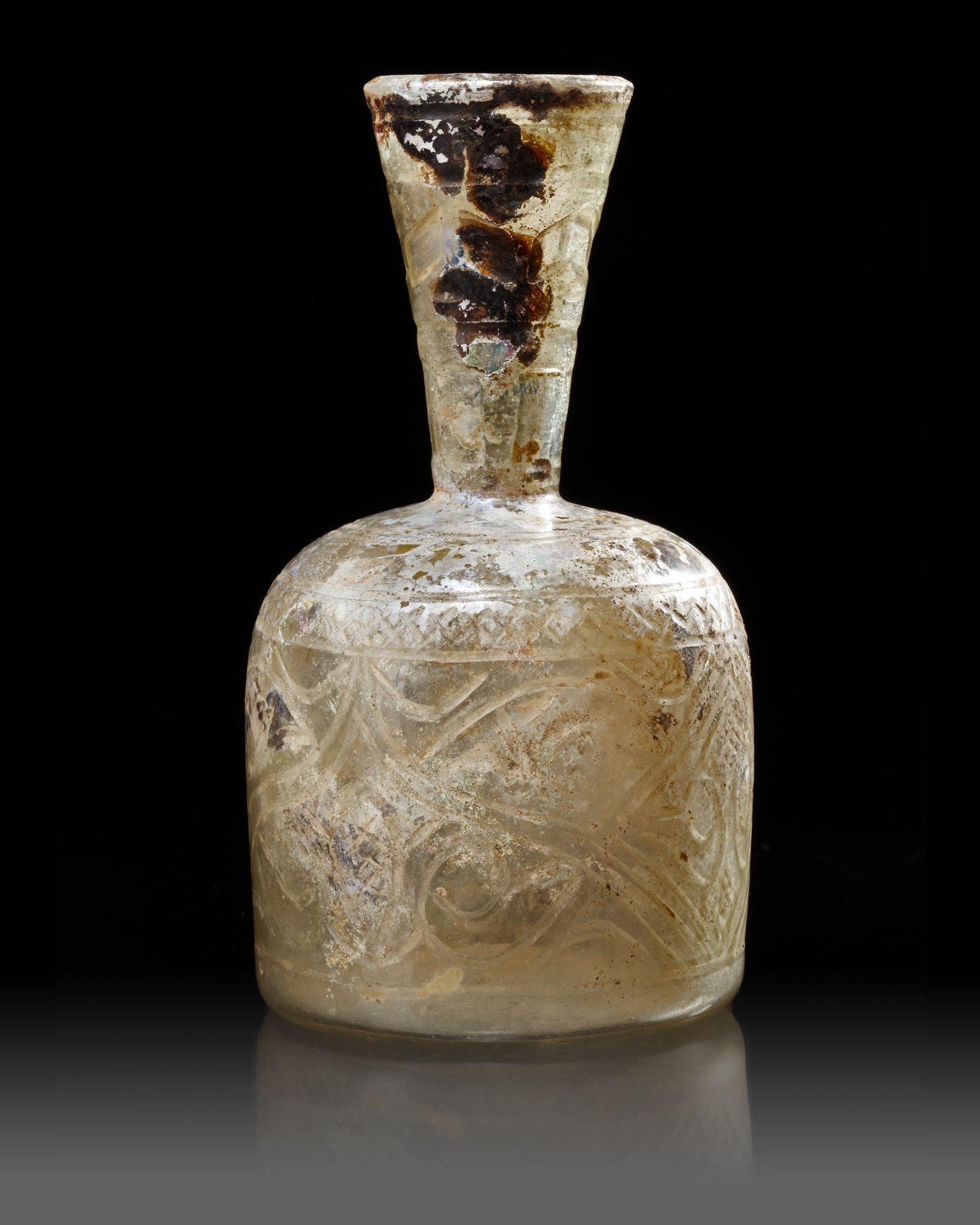 A LARGE WHEEL-CUT CLEAR GLASS FLASK, PERSIA, 9TH-10TH CENTURY - Image 3 of 7