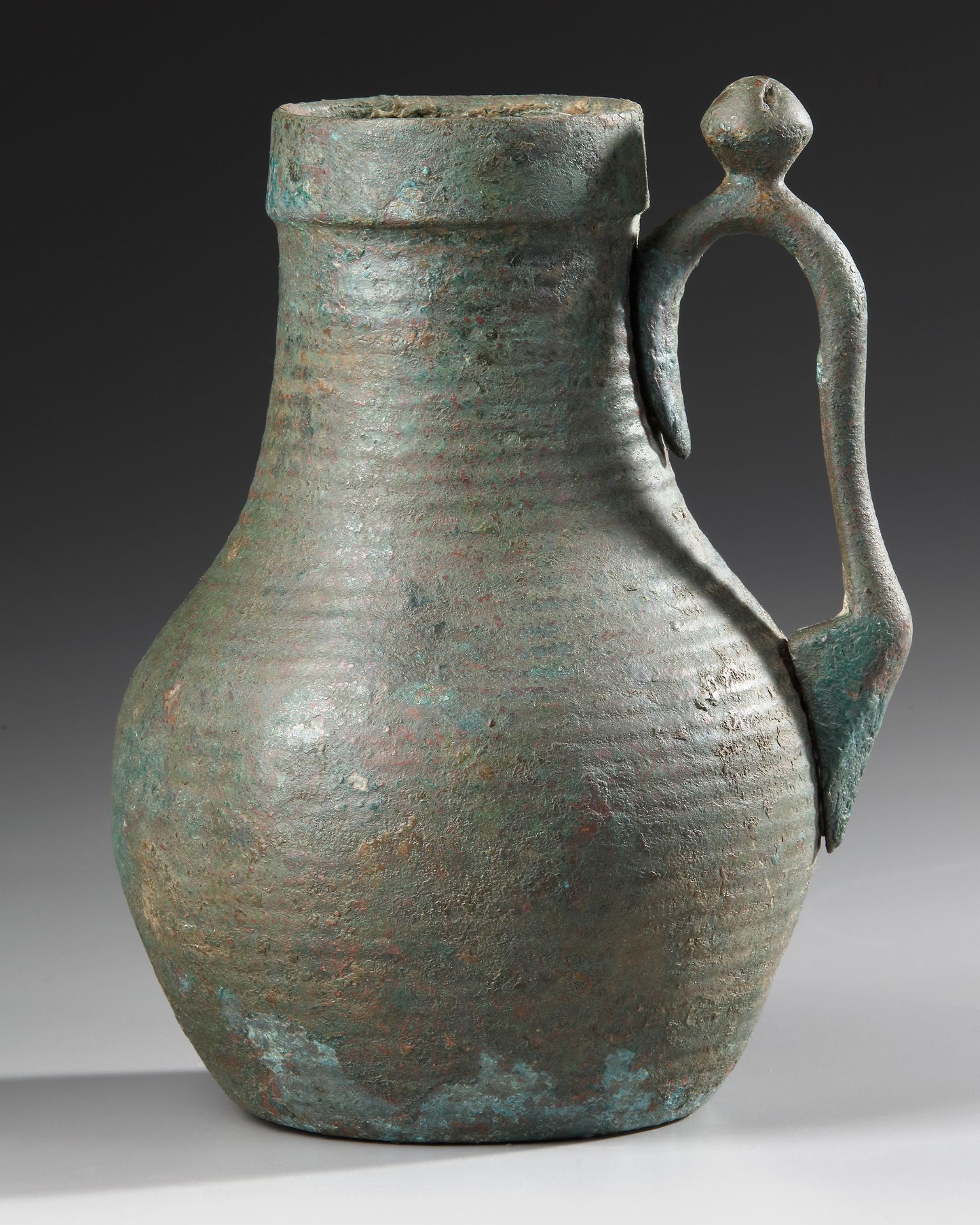 AN UMAYYAD BRONZE EWER, MESOPOTAMIA, 8TH-9TH CENTURY - Bild 2 aus 10