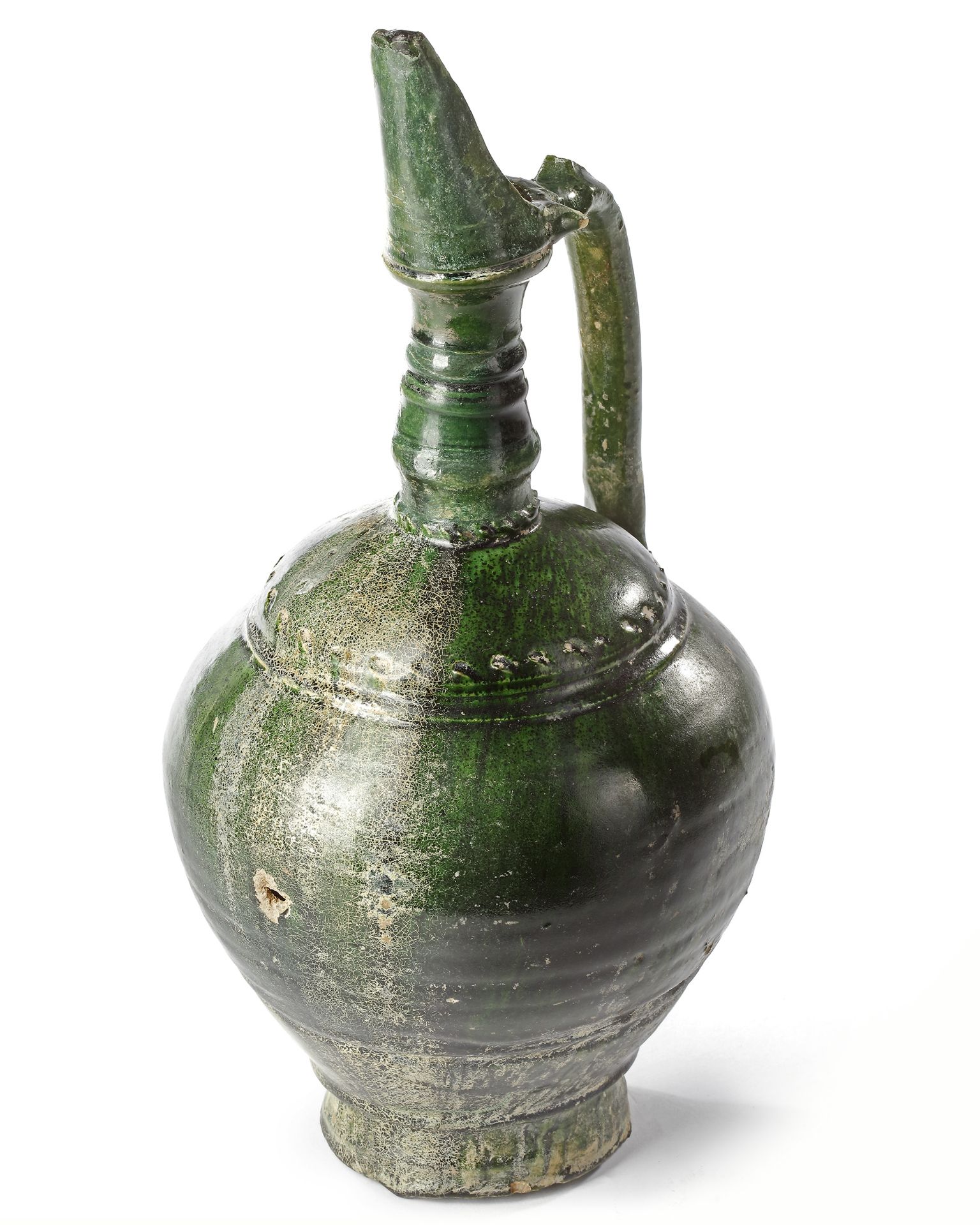 A UMAYYAD GREEN GLAZED POTTERY JUG, EASTERN MEDITERRANEAN, 8TH-9TH CENTURY - Image 5 of 8