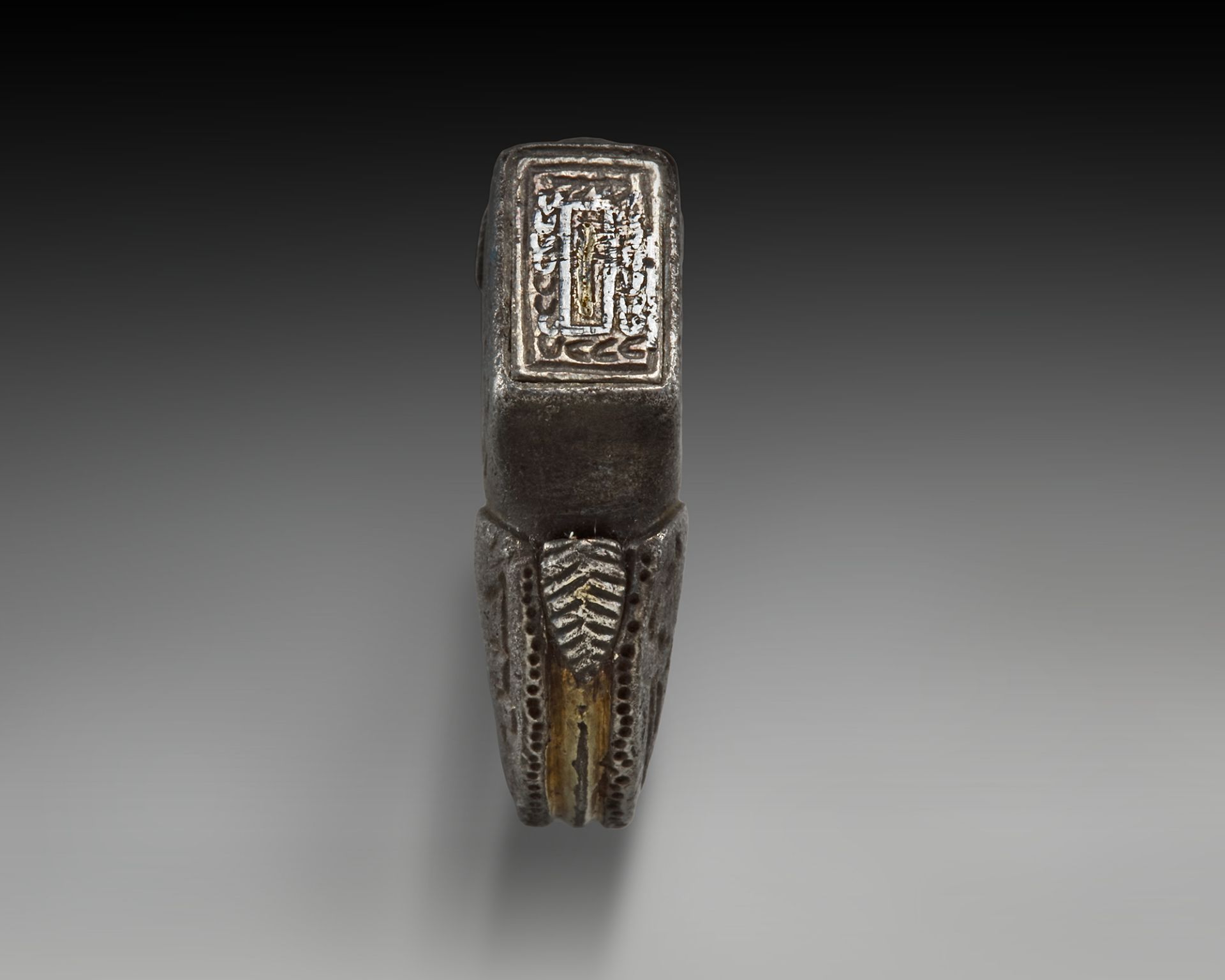 A RARE ABBASID SILVER NIELLOED RING 9TH-10TH CENTURY - Bild 5 aus 5