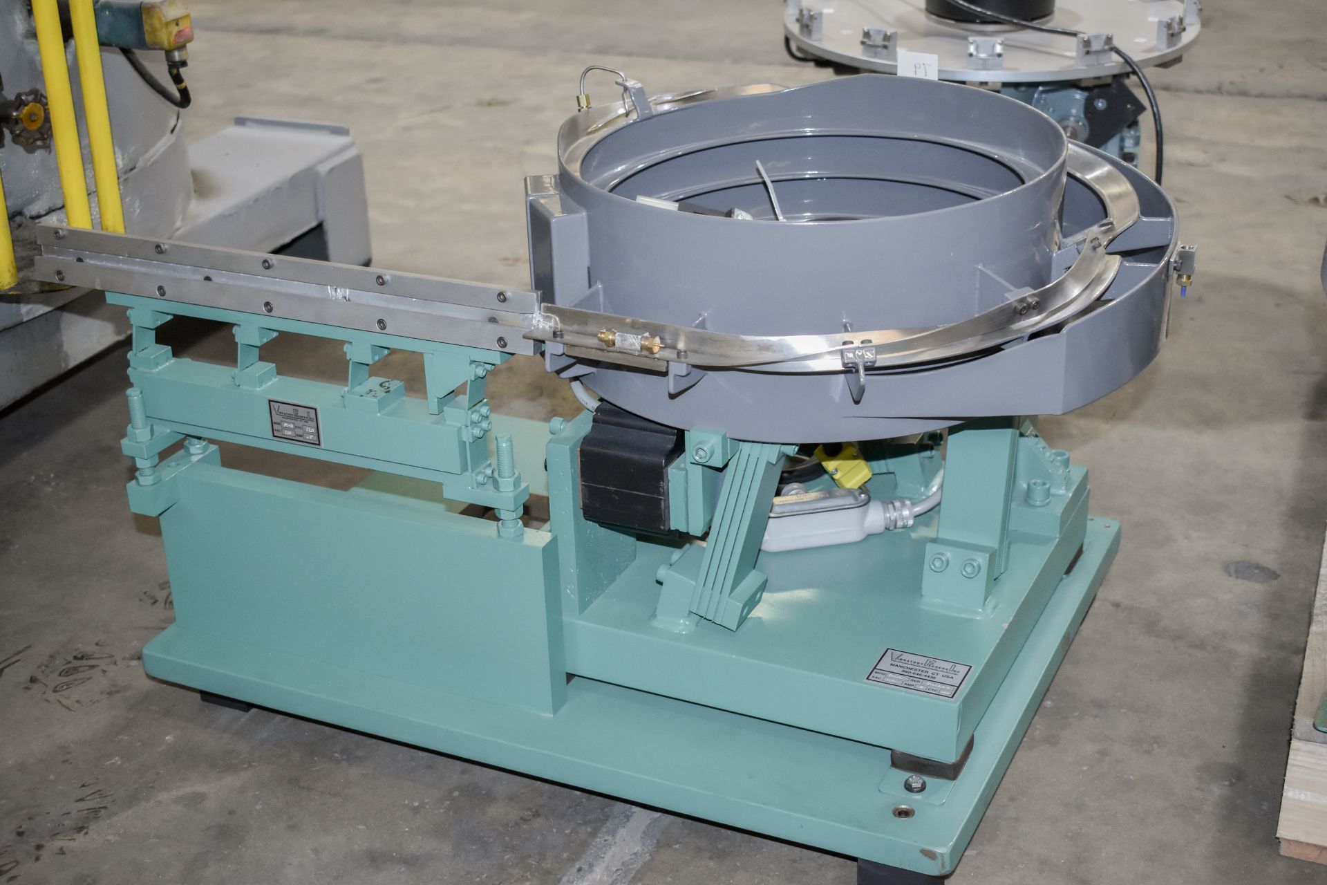 18" Vibratory Feeder W/ Bowl - Image 2 of 2