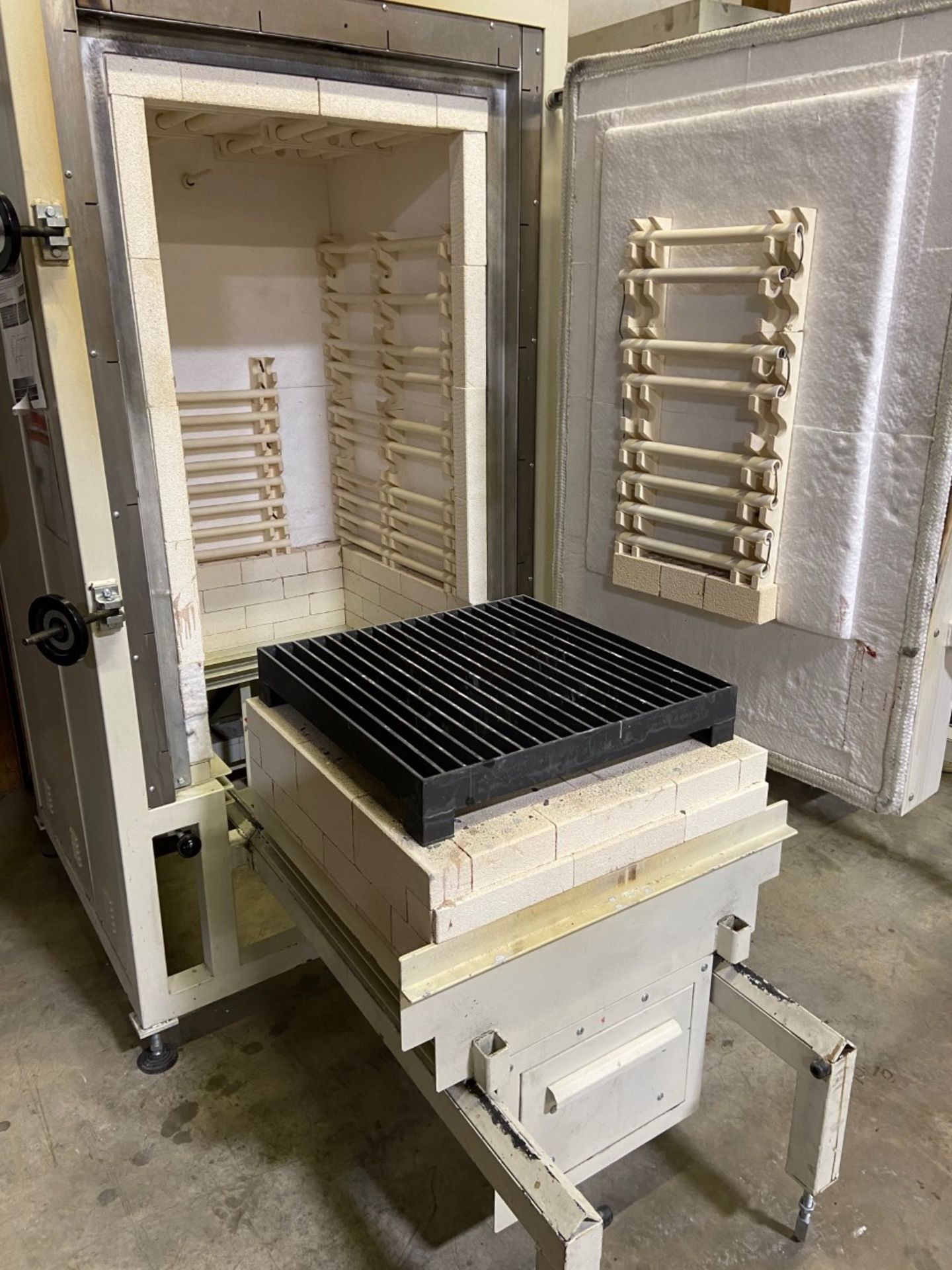 TopCast FCC-S10-Top Curing Oven / Furnace 25" x 25" x 35" - SUBJECT TO BULK LOT - Image 4 of 4