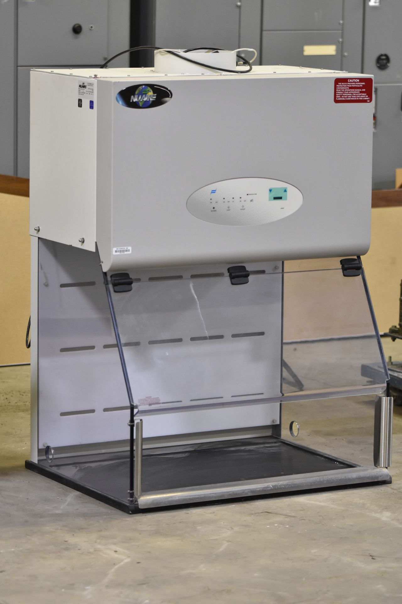 NuAire NU-813-300 Fume Hood