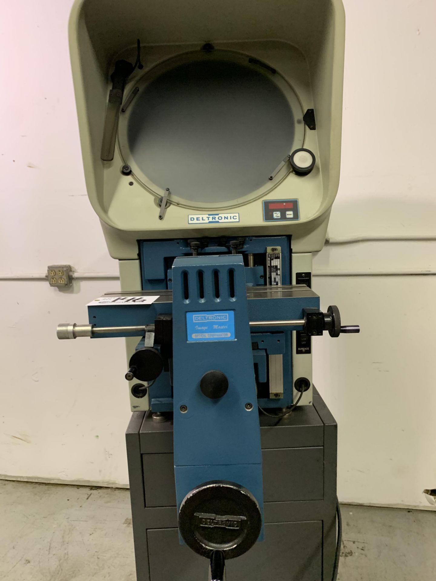 Deltronic Image Master Optical Comparitor w/ Digital Degree Meter - Image 3 of 6