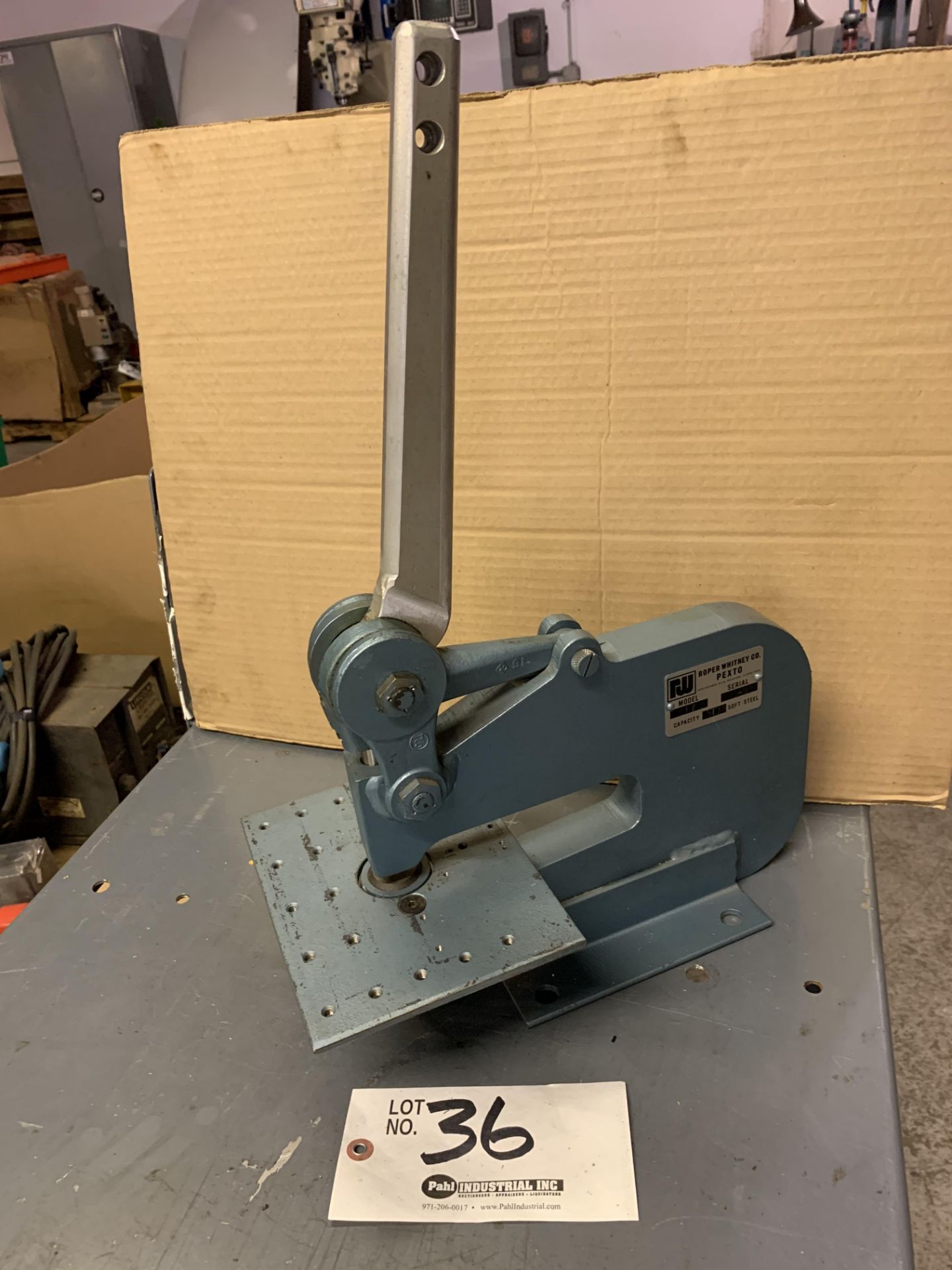 Roper Whitney Pexto 5-Ton Metal Punch, Model 17